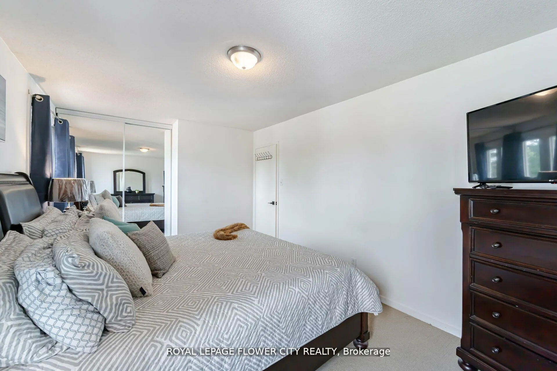 Photo 15 of 128 Fanshawe Drive, Brampton, Heart Lake West — HOMEH