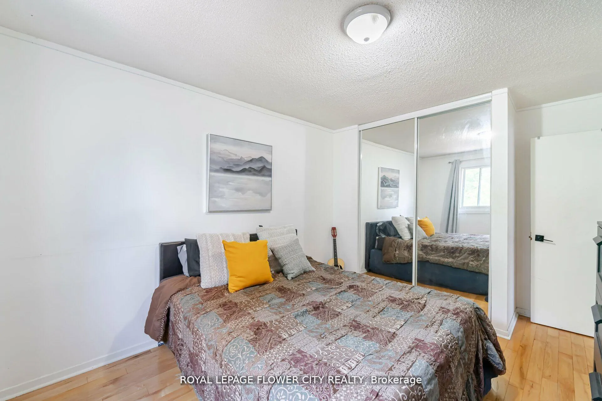 Photo 17 of 128 Fanshawe Drive, Brampton, Heart Lake West — HOMEH