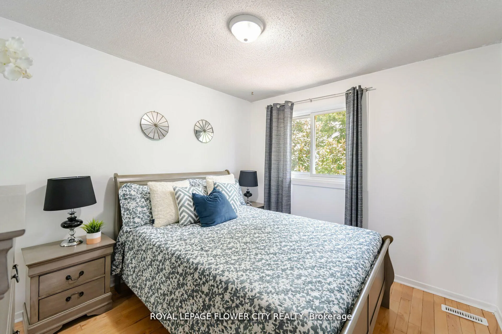 Photo 20 of 128 Fanshawe Drive, Brampton, Heart Lake West — HOMEH