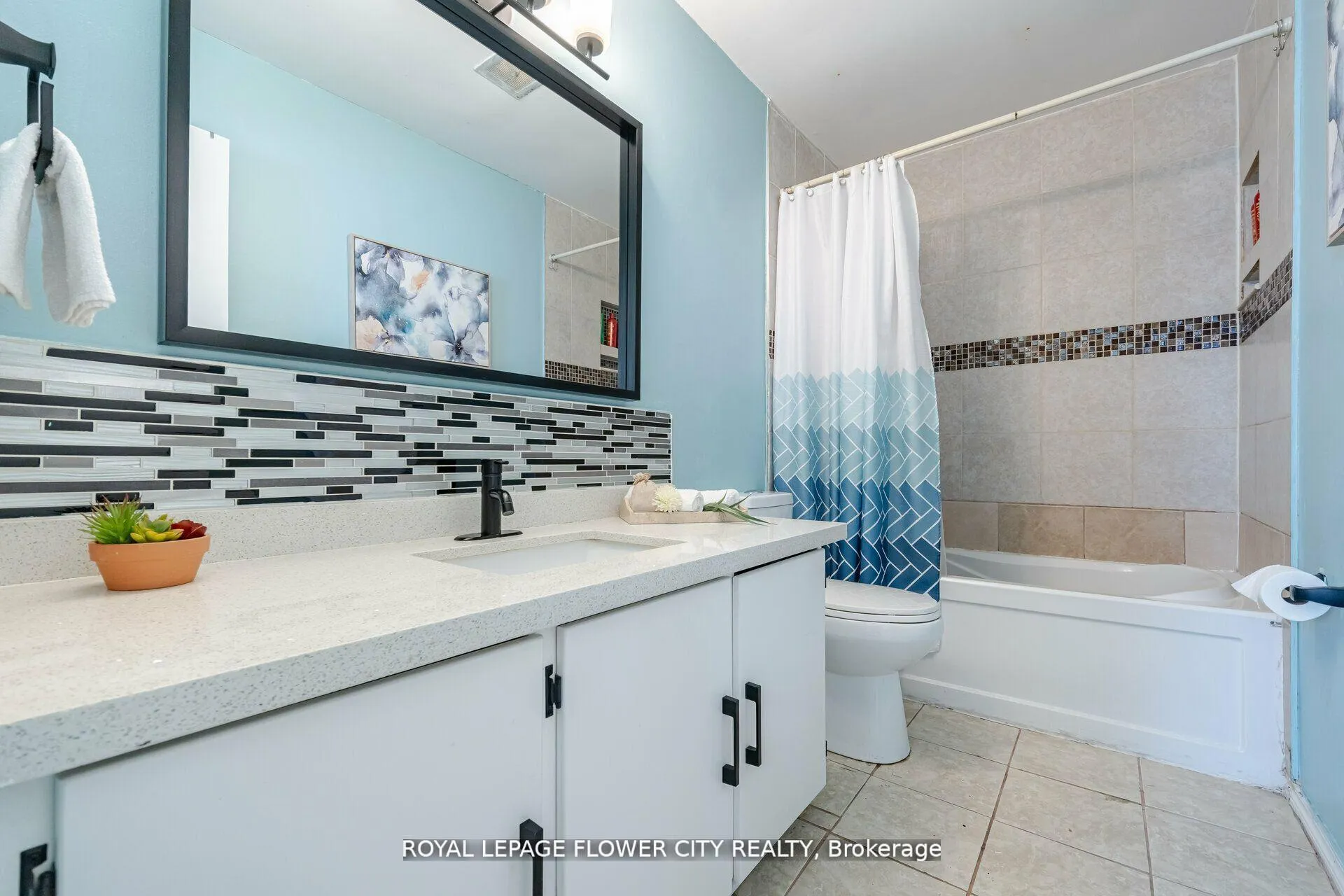Photo 21 of 128 Fanshawe Drive, Brampton, Heart Lake West — HOMEH