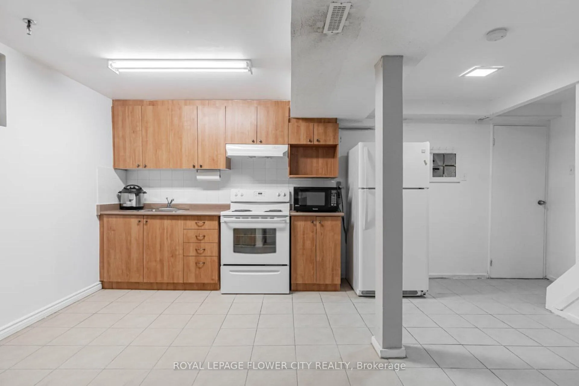 Photo 25 of 128 Fanshawe Drive, Brampton, Heart Lake West — HOMEH
