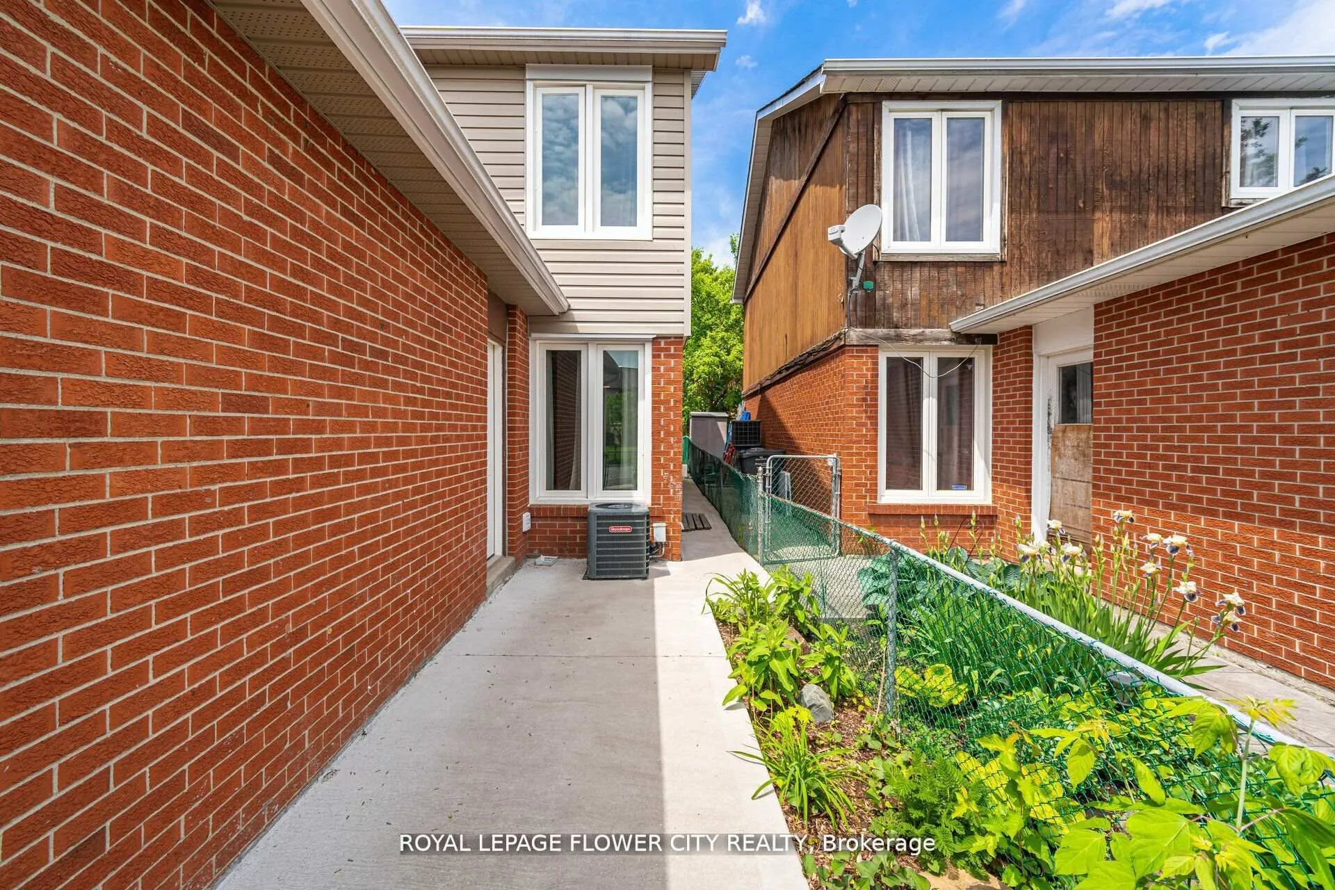 Photo 29 of 128 Fanshawe Drive, Brampton, Heart Lake West — HOMEH