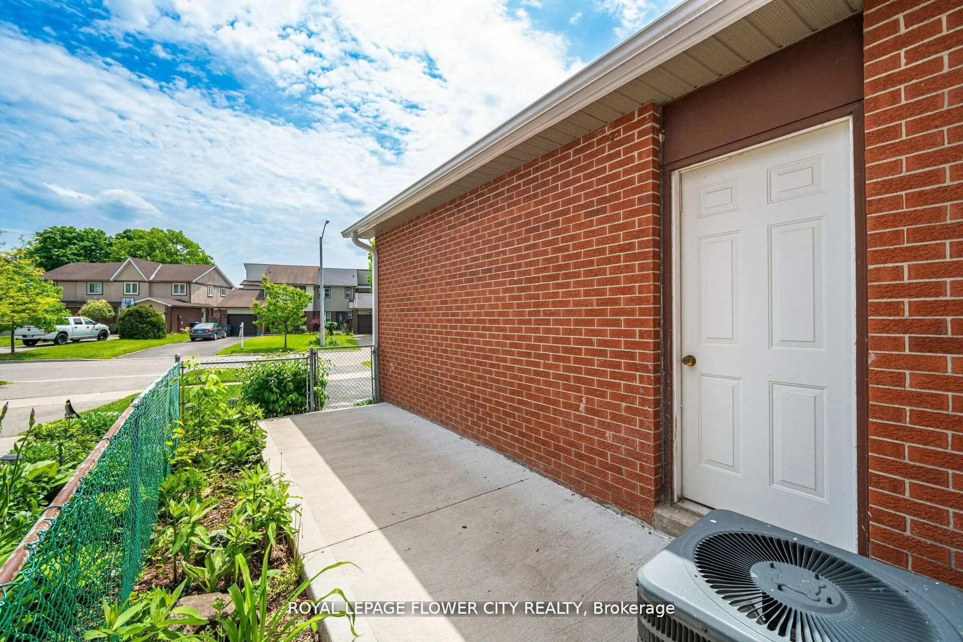 Photo 33 of 128 Fanshawe Drive, Brampton, Heart Lake West — HOMEH