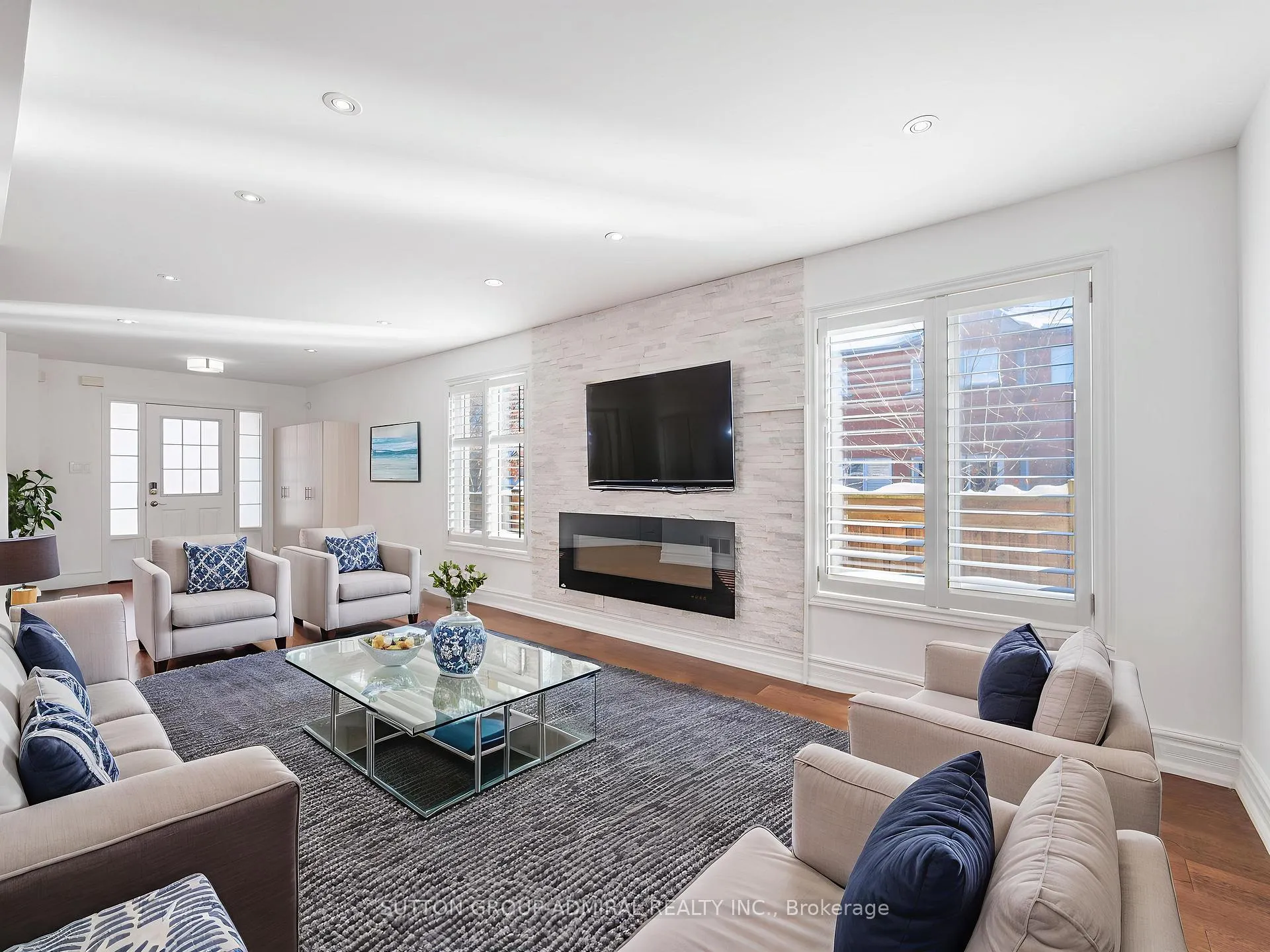 Photo 5 of 172 Kingsview Drive, Vaughan, Vellore Village — HOMEH