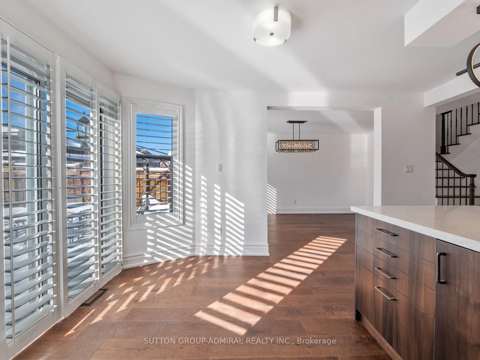 Photo 8 of 172 Kingsview Drive, Vaughan, Vellore Village — HOMEH