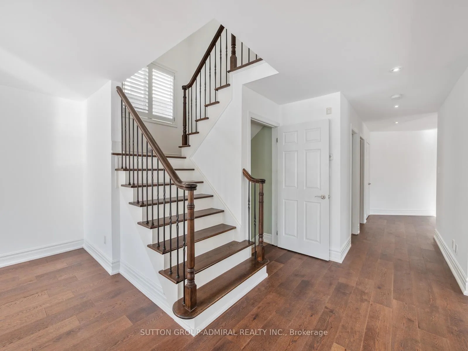 Photo 13 of 172 Kingsview Drive, Vaughan, Vellore Village — HOMEH