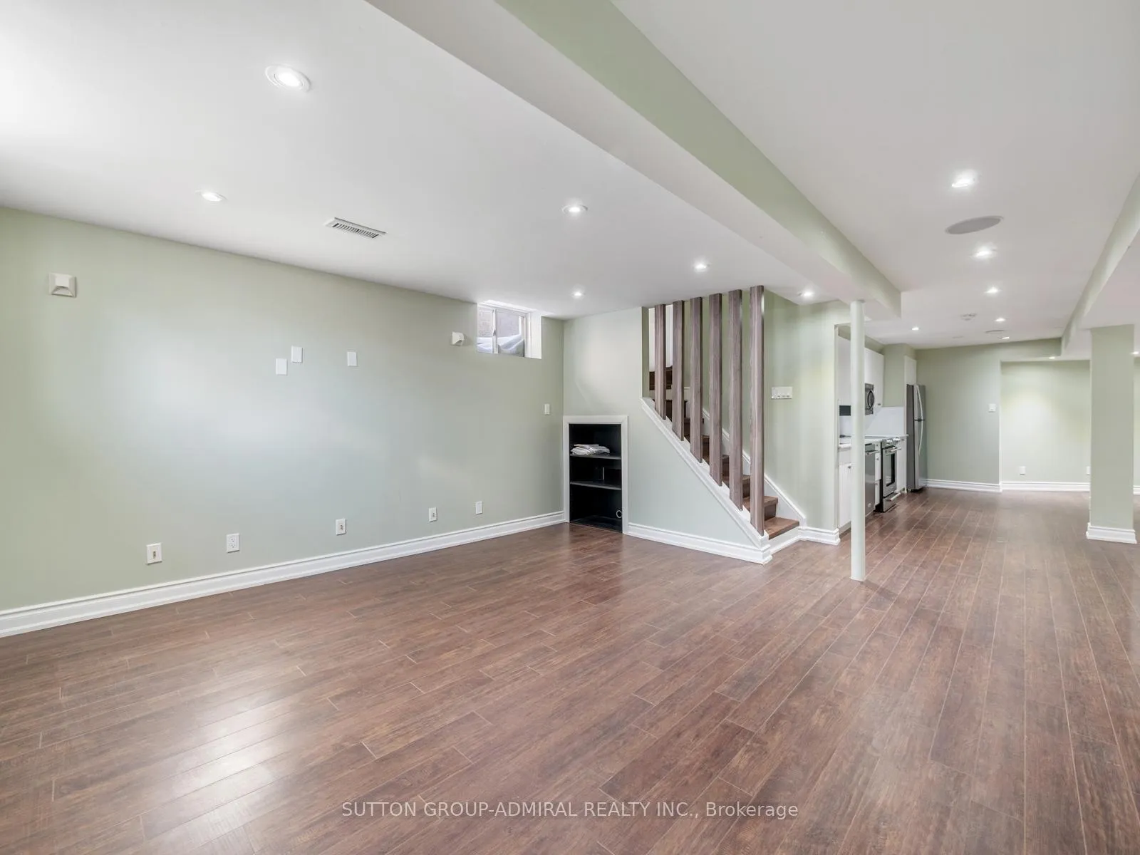 Photo 24 of 172 Kingsview Drive, Vaughan, Vellore Village — HOMEH