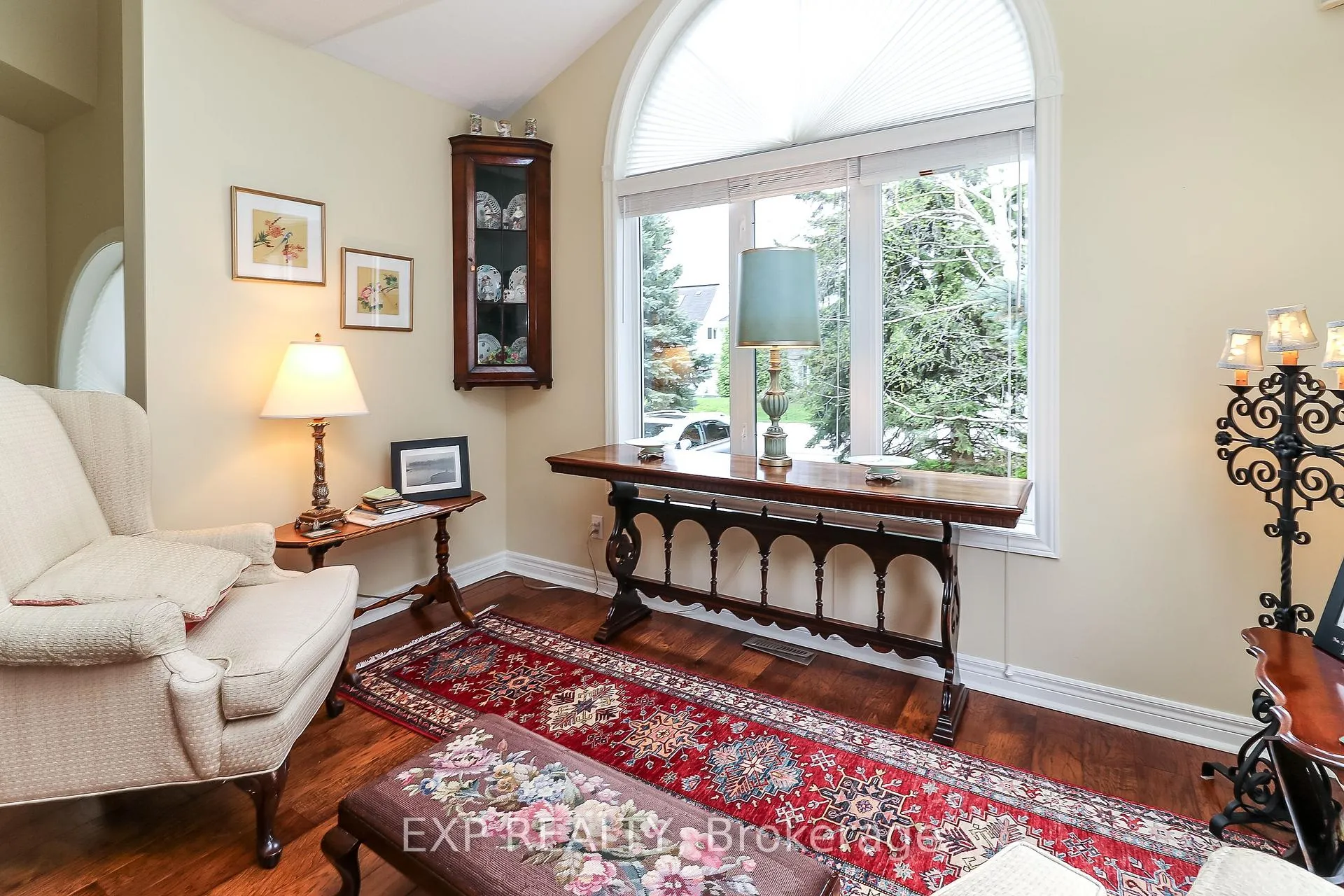 Photo 12 of 56 Trott Boulevard, Collingwood — HOMEH