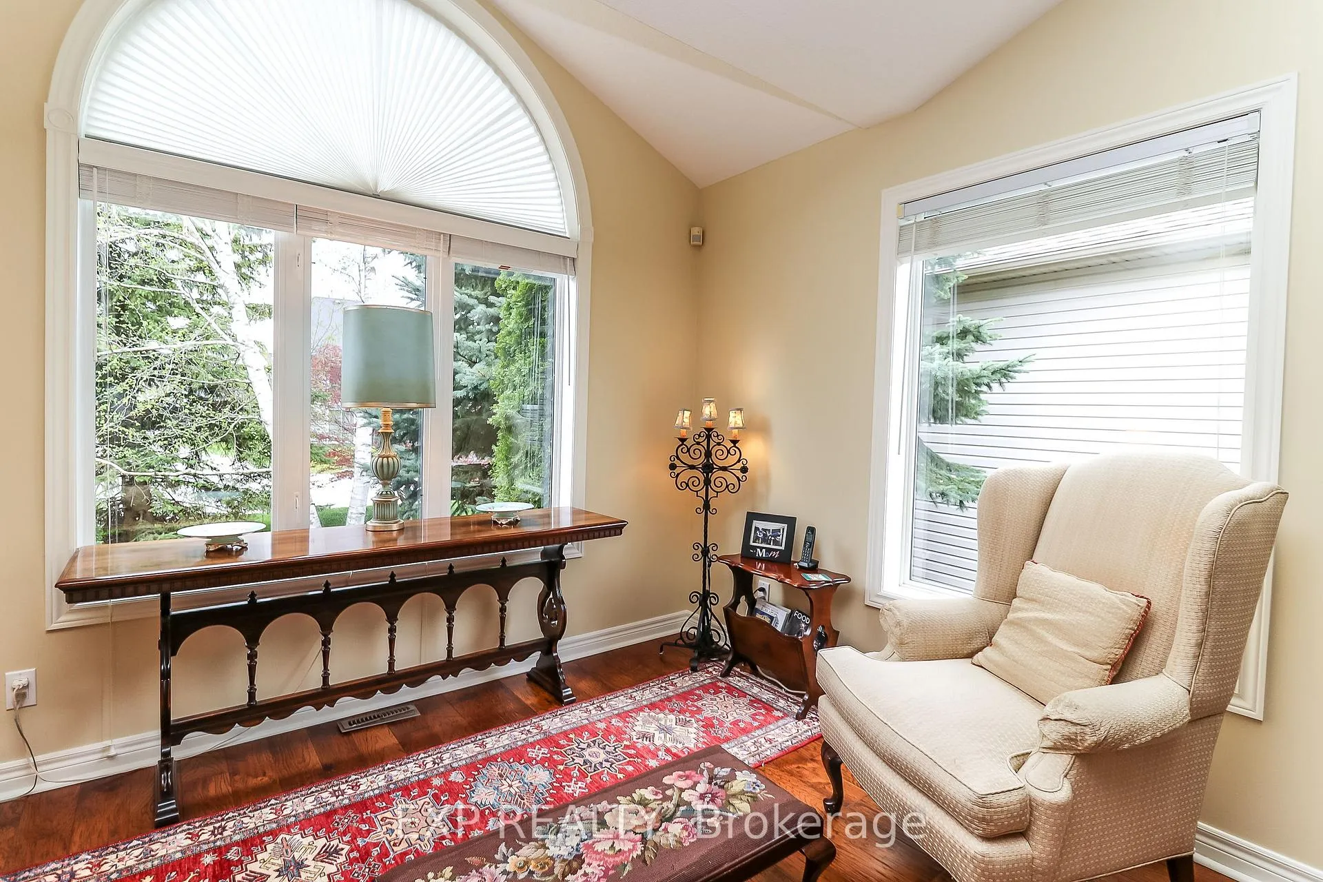Photo 13 of 56 Trott Boulevard, Collingwood — HOMEH