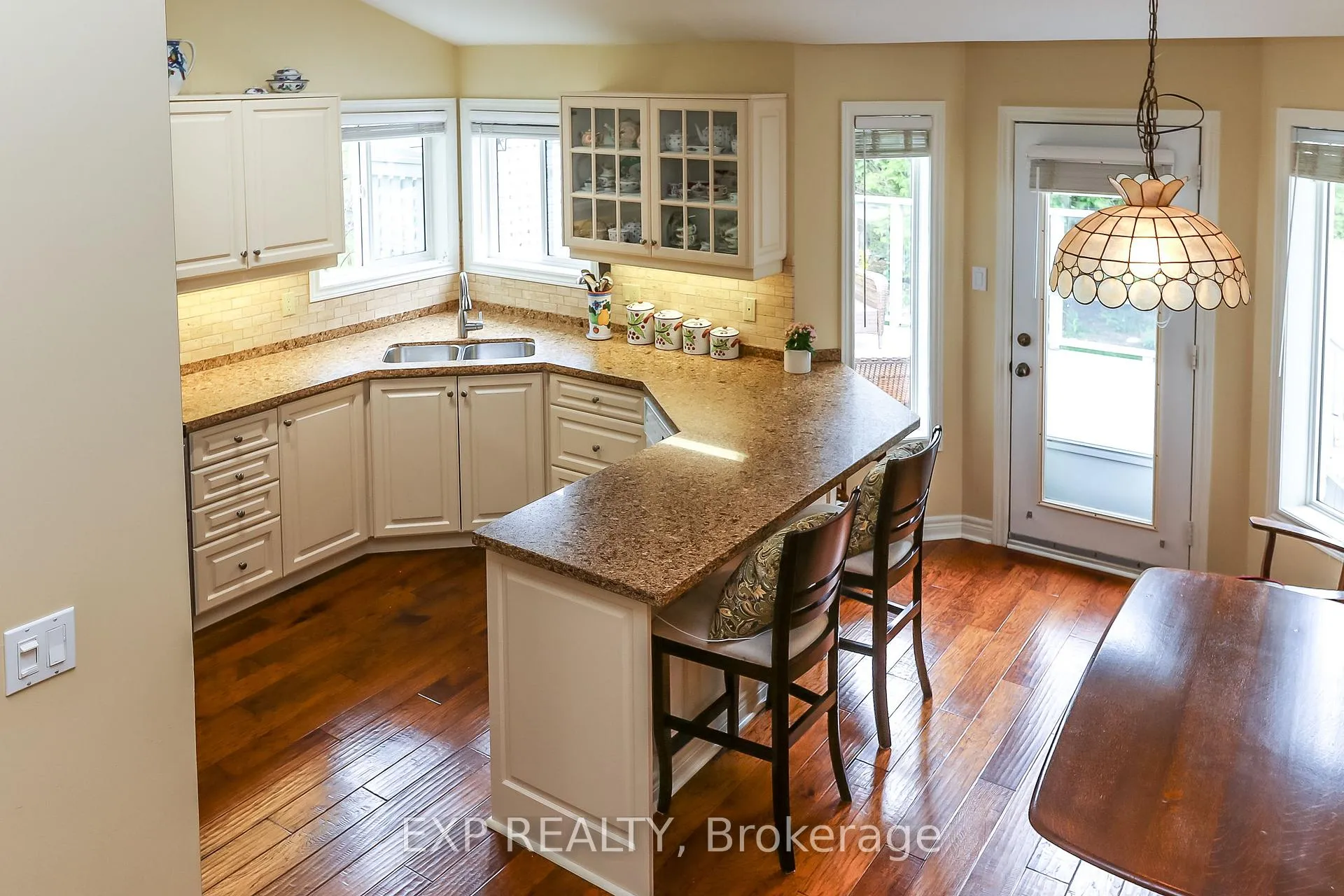 Photo 14 of 56 Trott Boulevard, Collingwood — HOMEH