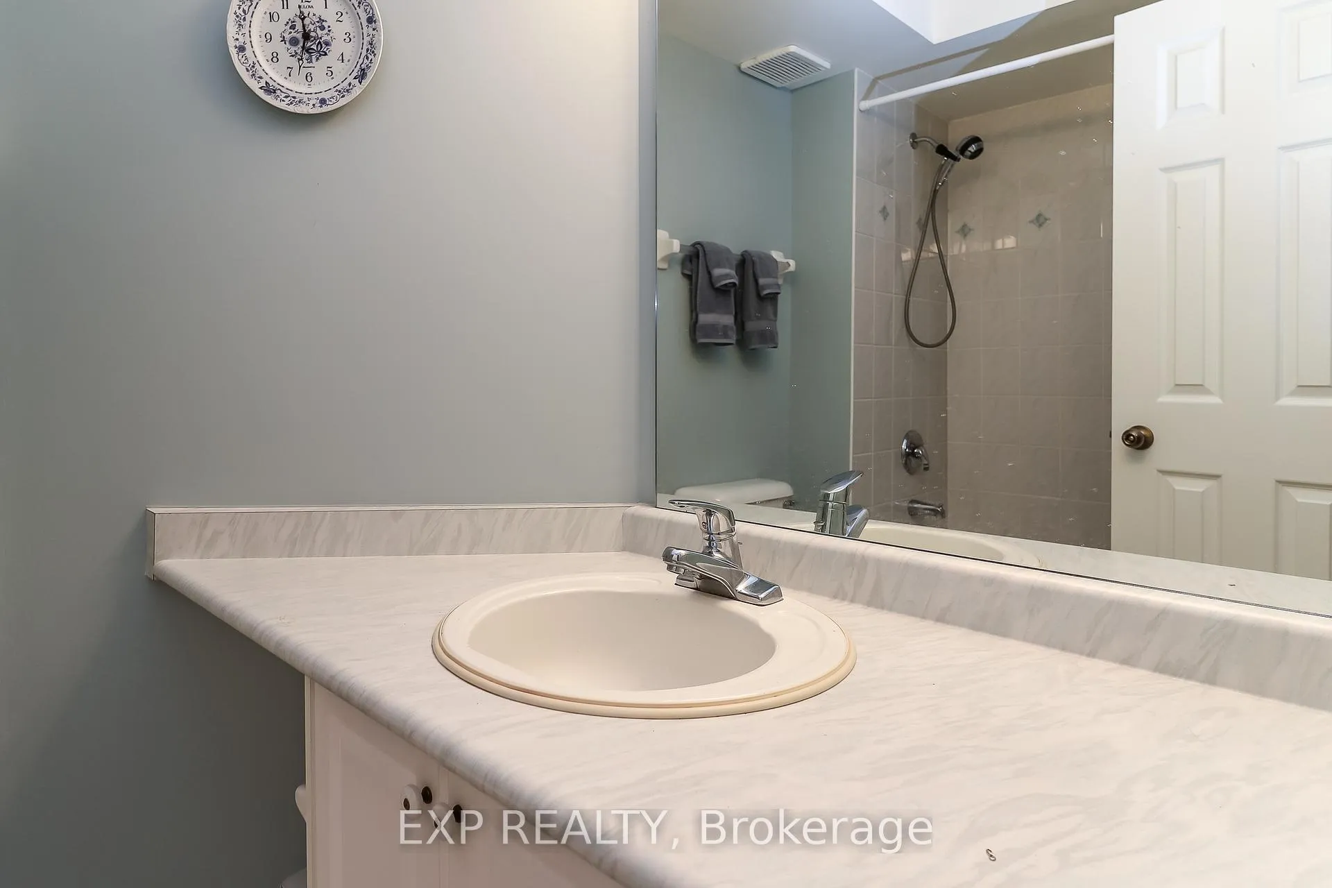 Photo 22 of 56 Trott Boulevard, Collingwood — HOMEH