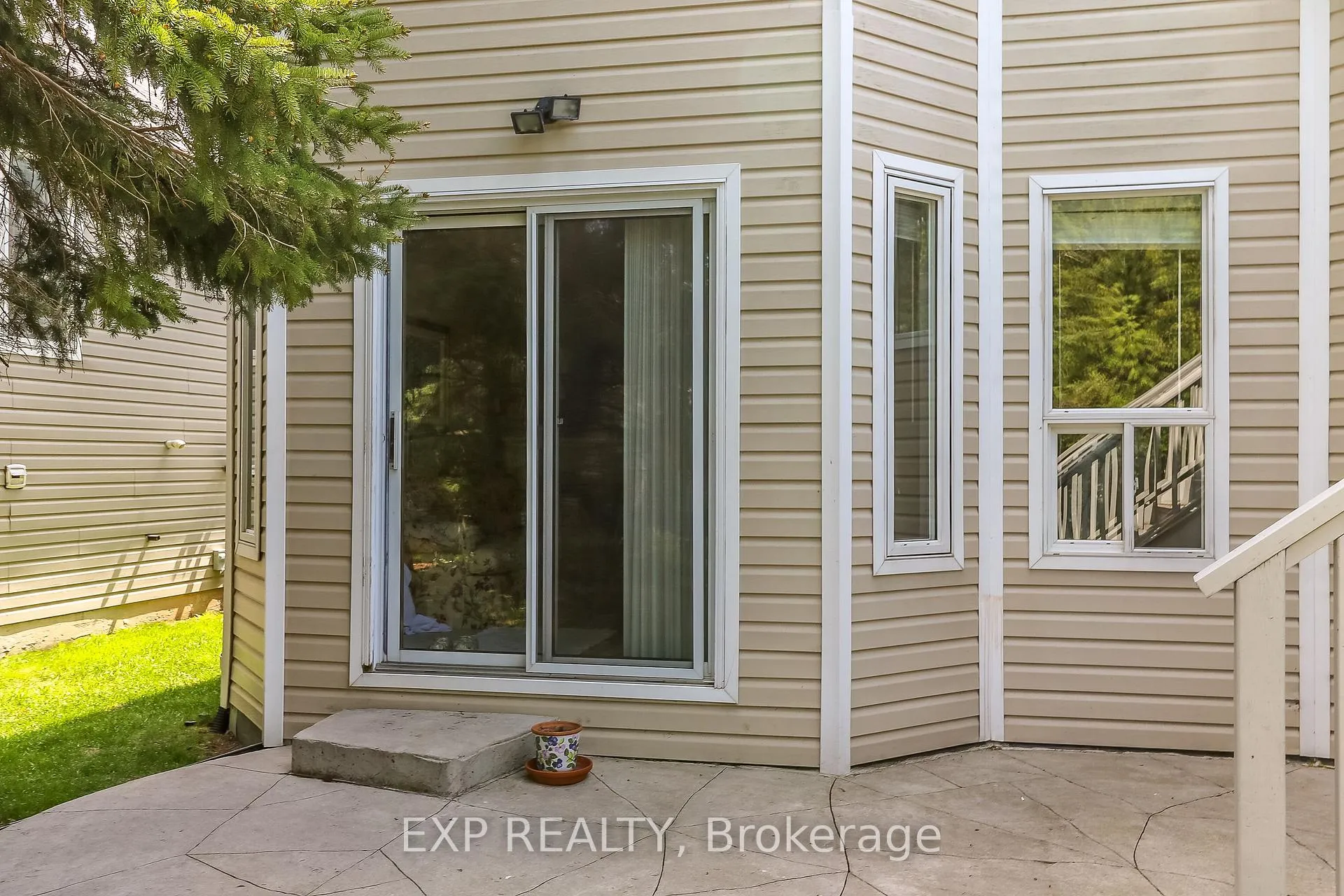 Photo 31 of 56 Trott Boulevard, Collingwood — HOMEH
