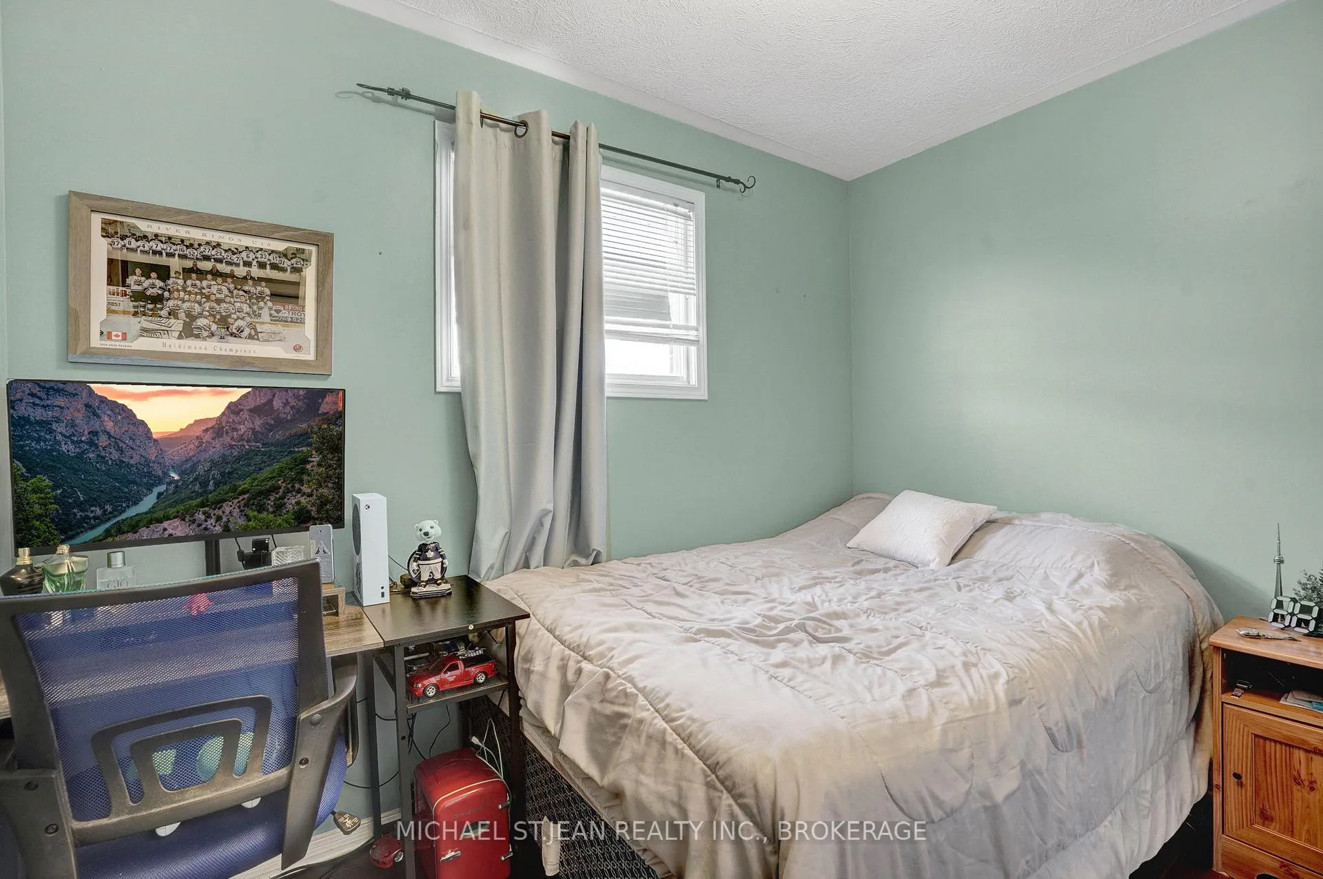 Photo 20 of 176 King Street E, Haldimand — HOMEH