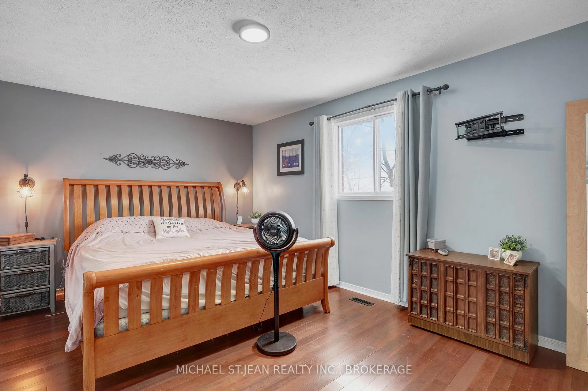 Photo 23 of 176 King Street E, Haldimand — HOMEH