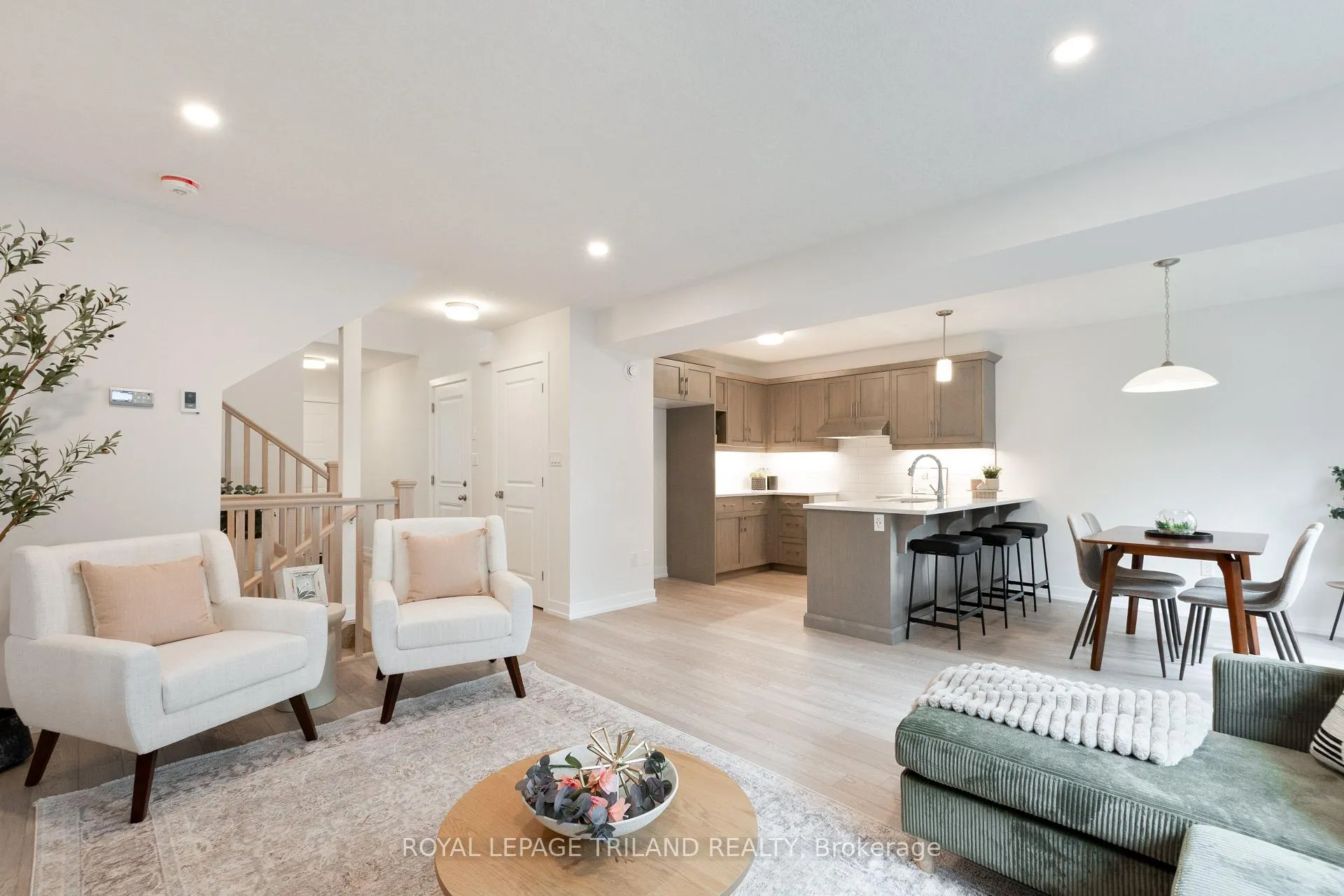 Photo 10 of 143 Styles Drive, St. Thomas — HOMEH