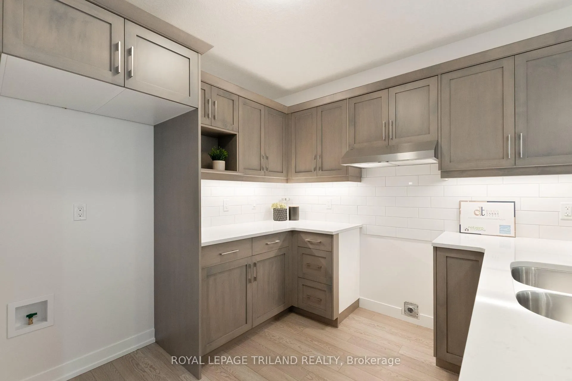 Photo 15 of 143 Styles Drive, St. Thomas — HOMEH