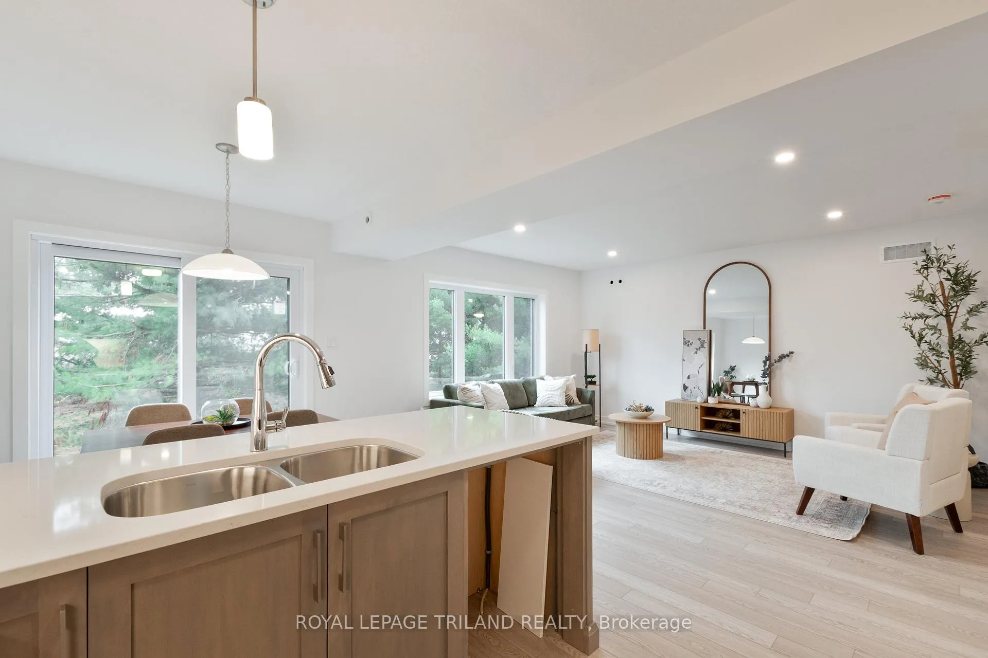 Photo 16 of 143 Styles Drive, St. Thomas — HOMEH