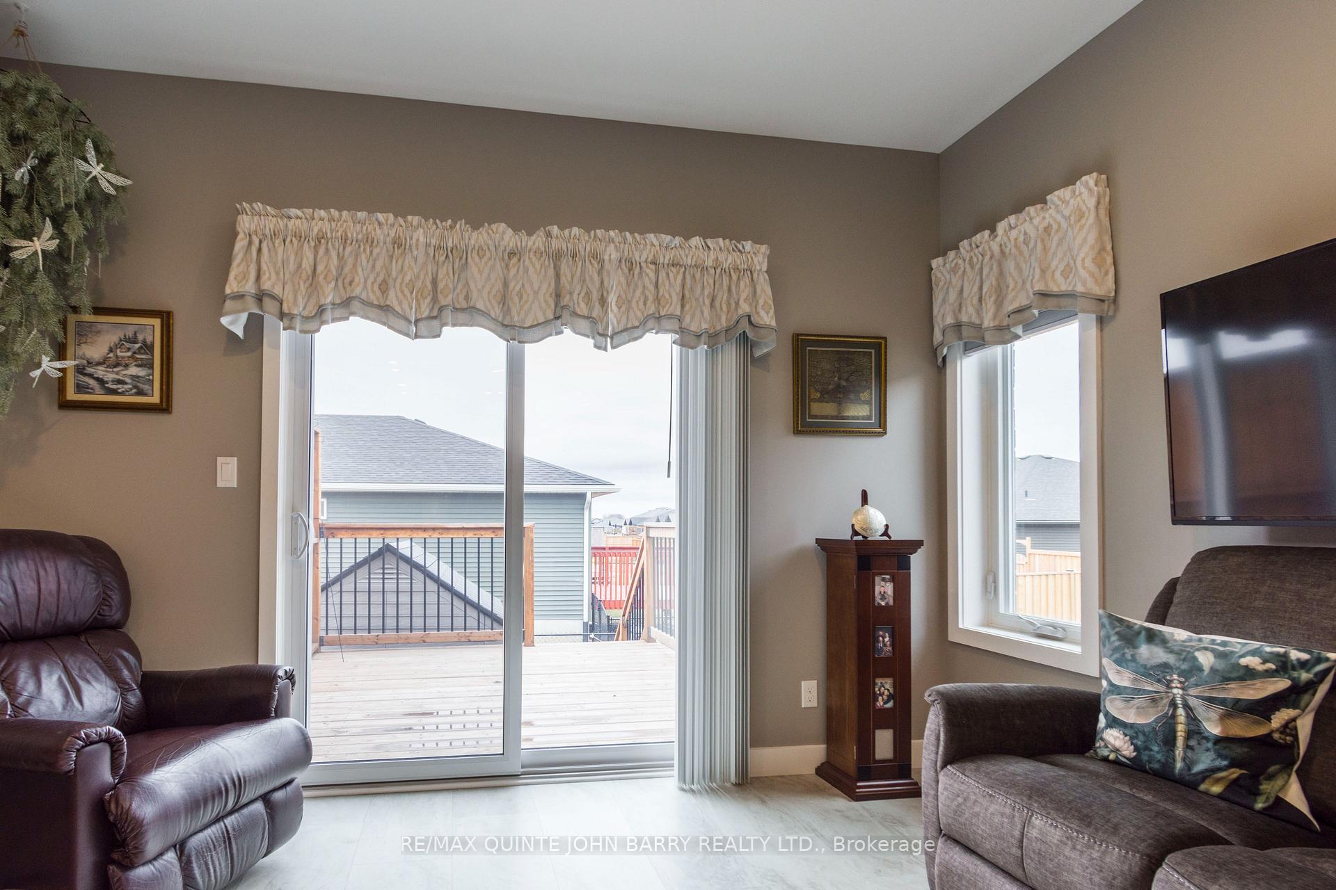 Photo 9 of 103 Dewal Place, Belleville, Belleville Ward — HOMEH