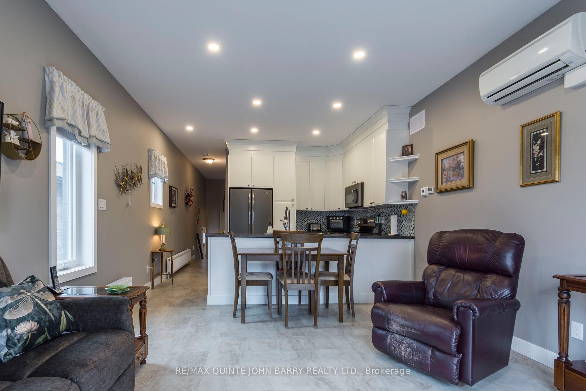 Photo 10 of 103 Dewal Place, Belleville, Belleville Ward — HOMEH