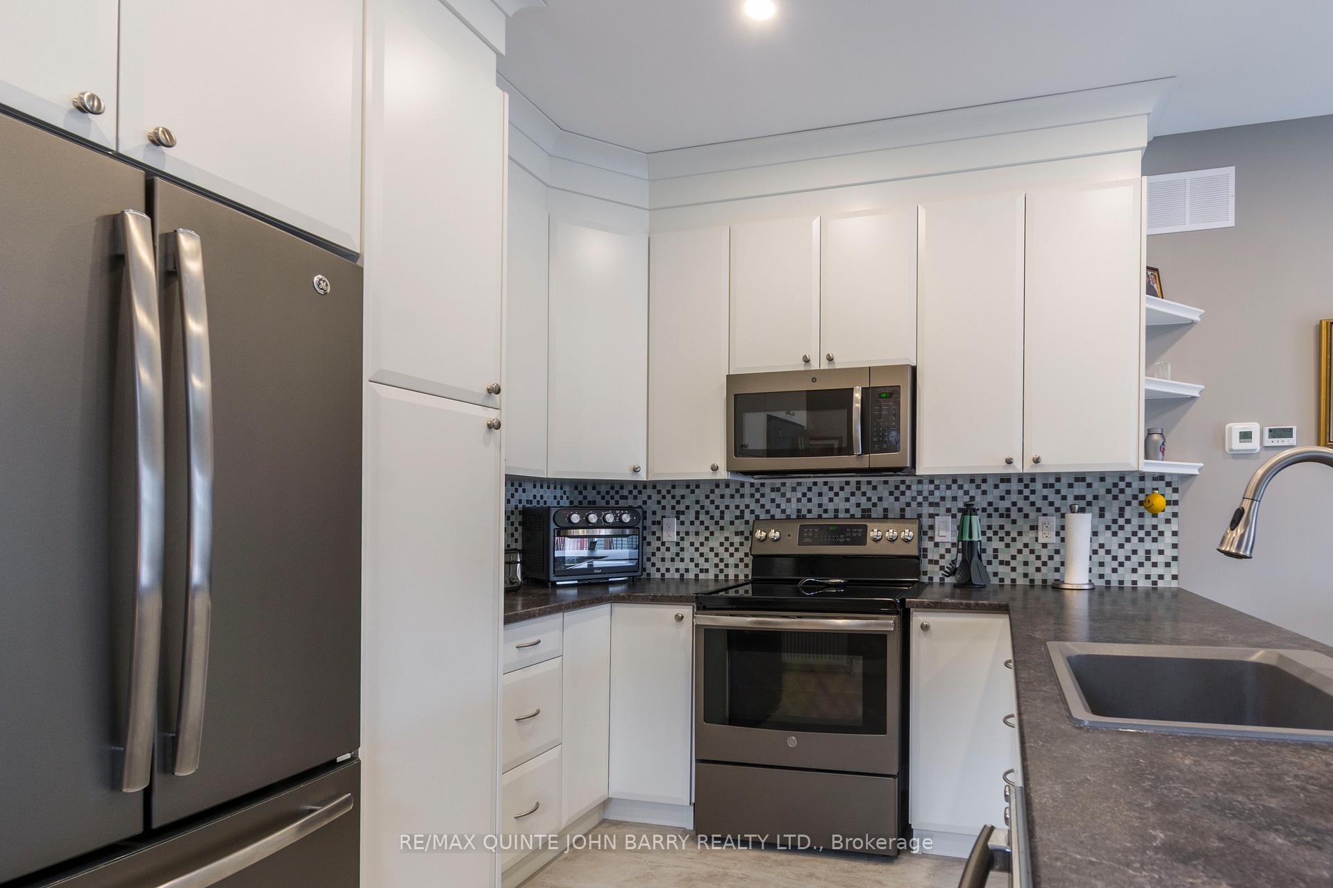 Photo 12 of 103 Dewal Place, Belleville, Belleville Ward — HOMEH