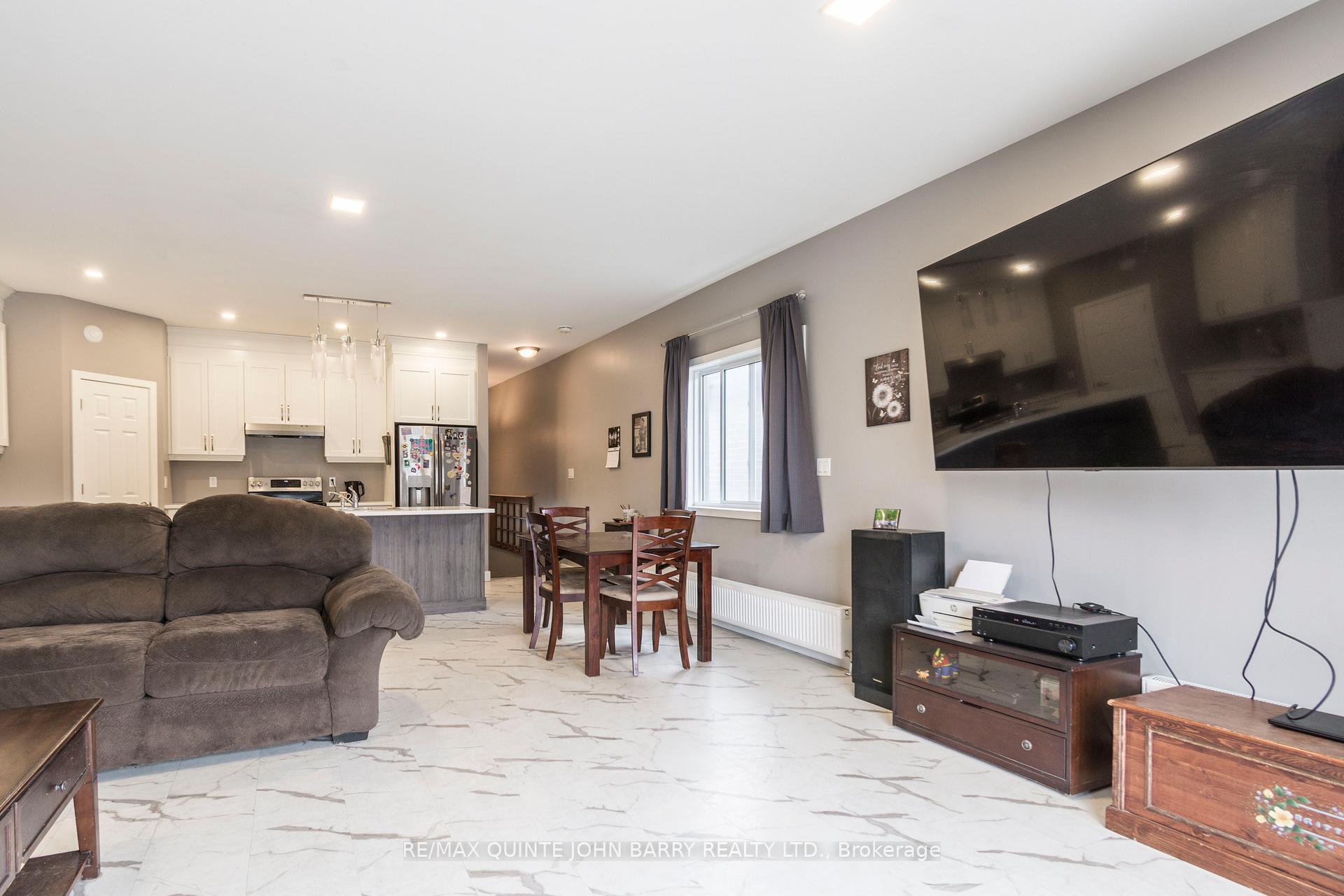 Photo 32 of 103 Dewal Place, Belleville, Belleville Ward — HOMEH
