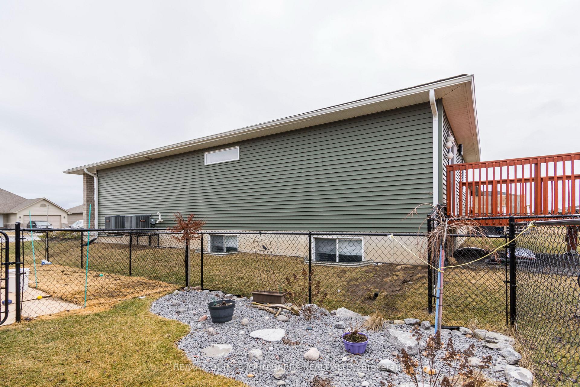 Photo 40 of 103 Dewal Place, Belleville, Belleville Ward — HOMEH