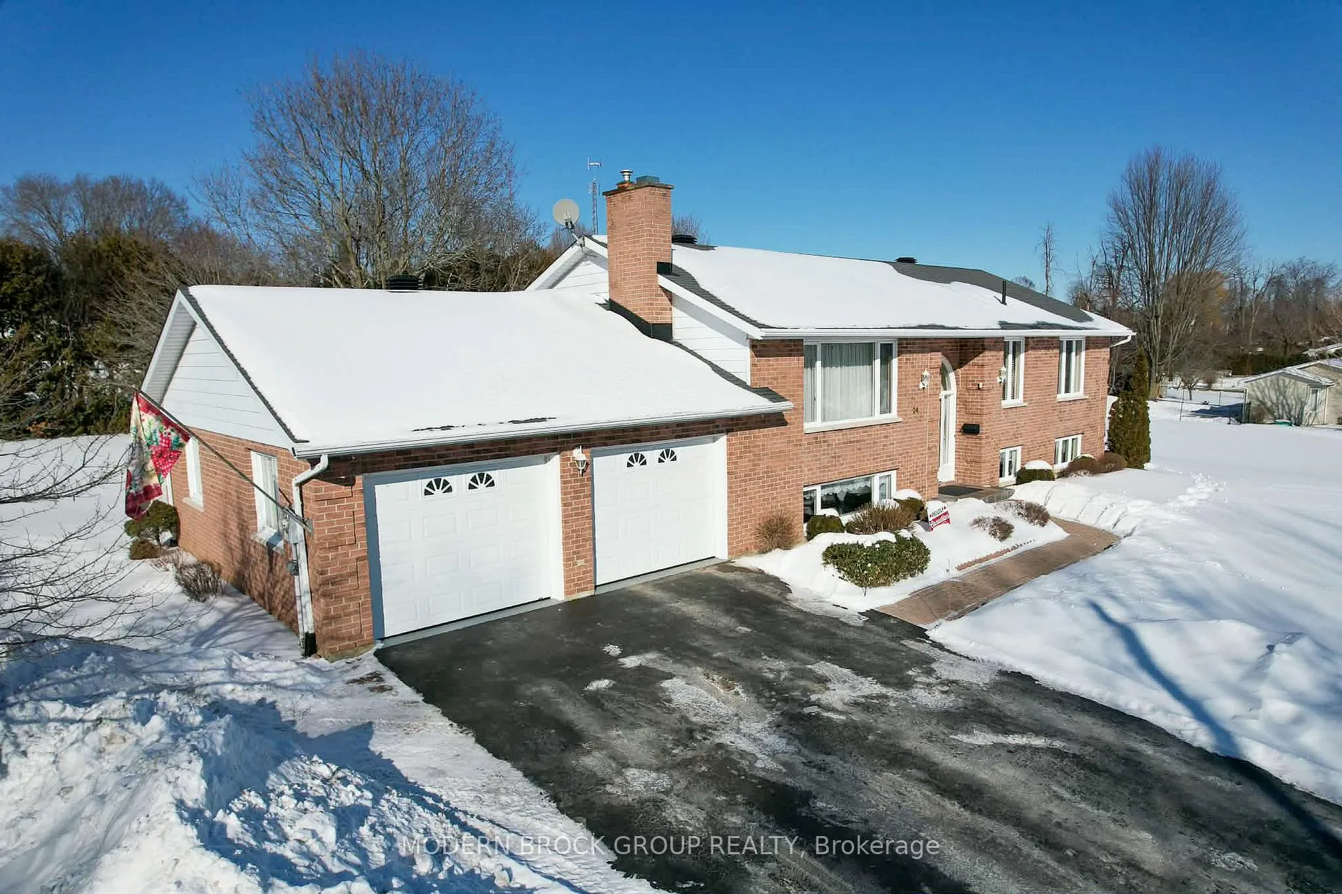 Photo 37 of 24 Bernard Crescent, Augusta, Augusta Twp — HOMEH