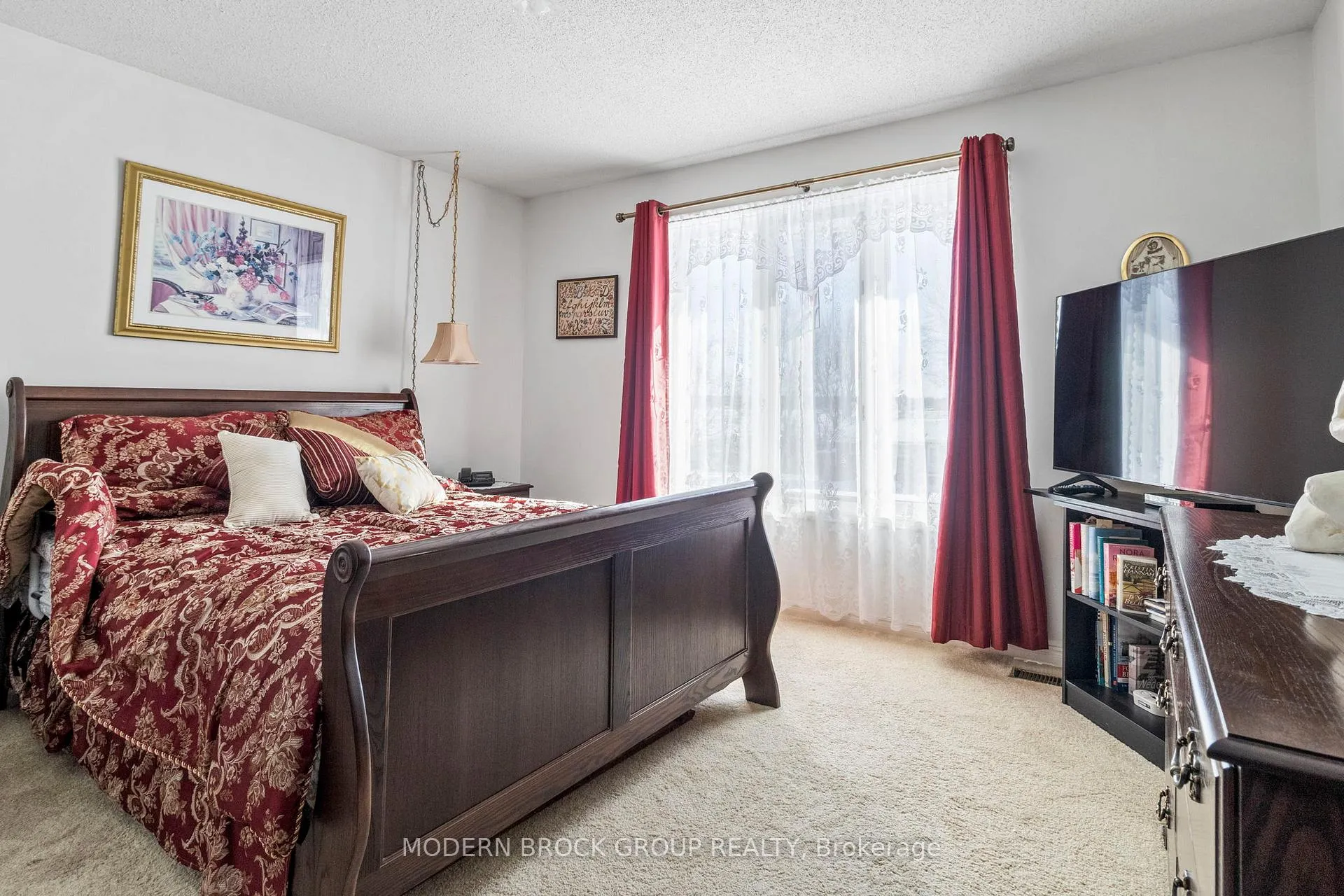 Photo 13 of 24 Bernard Crescent, Augusta, Augusta Twp — HOMEH