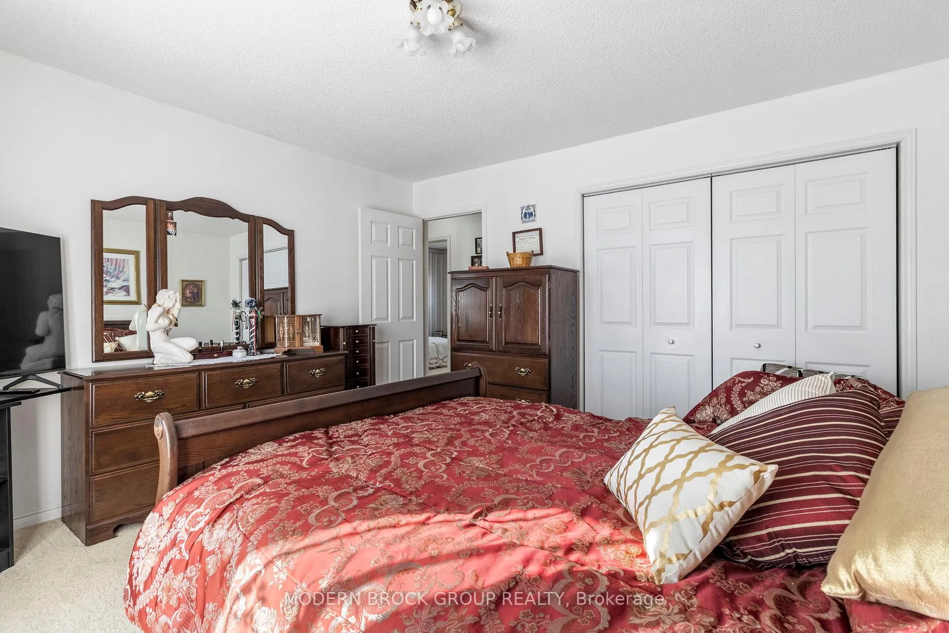 Photo 14 of 24 Bernard Crescent, Augusta, Augusta Twp — HOMEH