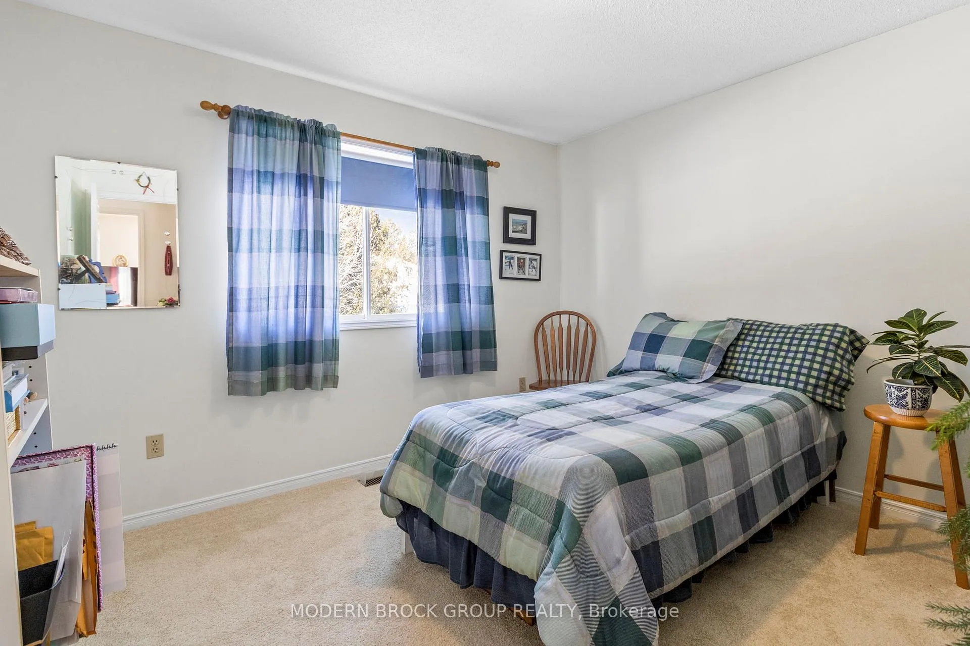 Photo 17 of 24 Bernard Crescent, Augusta, Augusta Twp — HOMEH