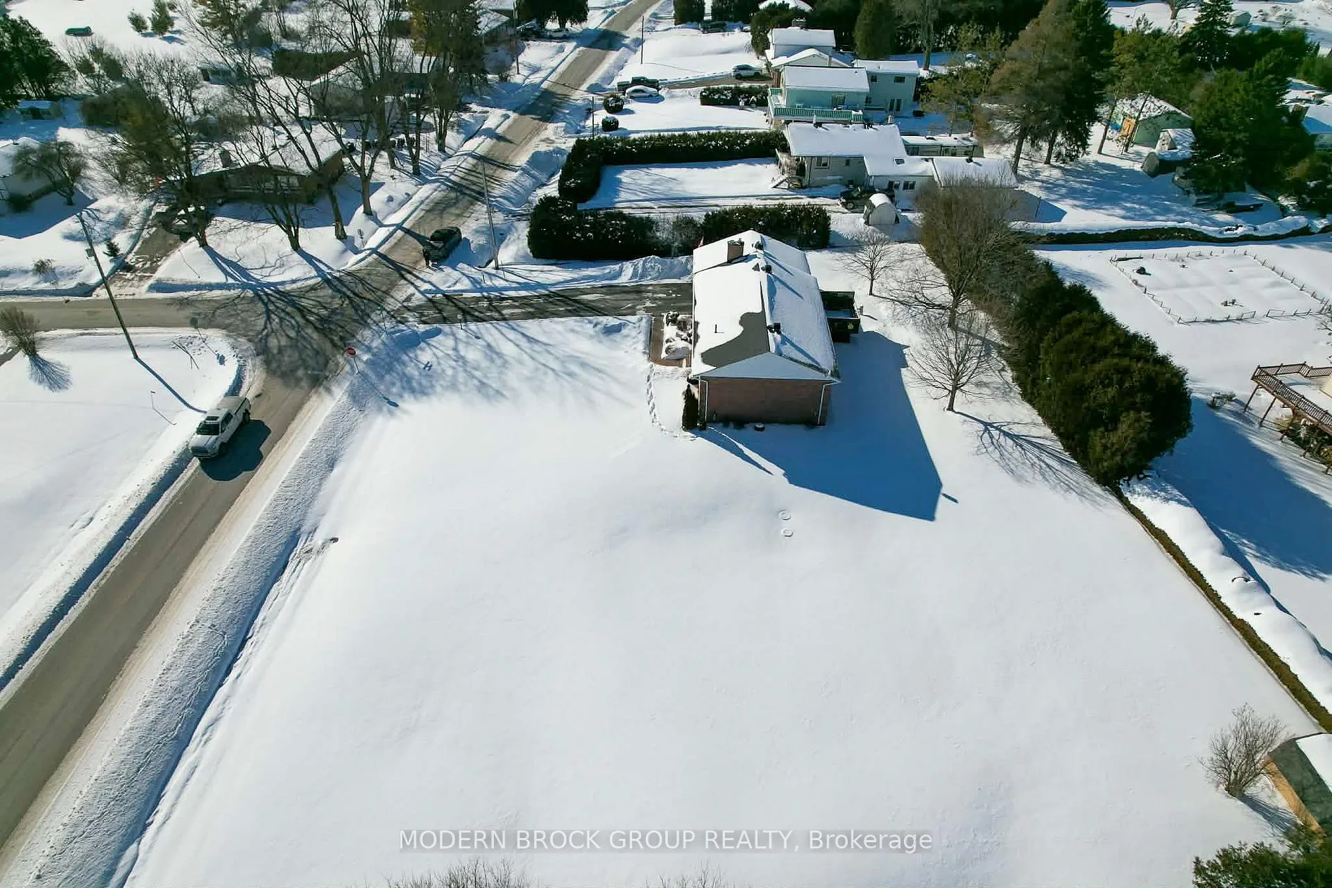 Photo 41 of 24 Bernard Crescent, Augusta, Augusta Twp — HOMEH