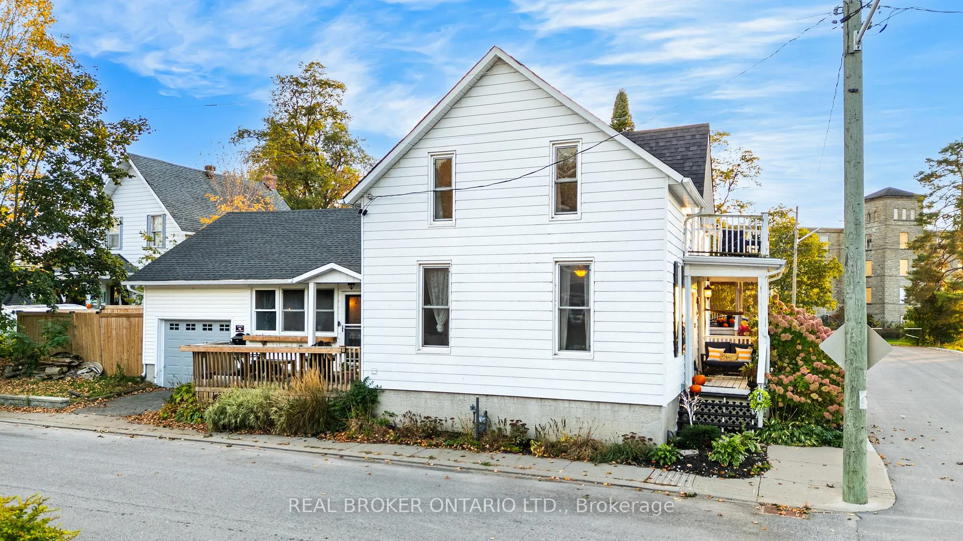 Photo 5 of 90 Emily Street, Carleton Place — HOMEH