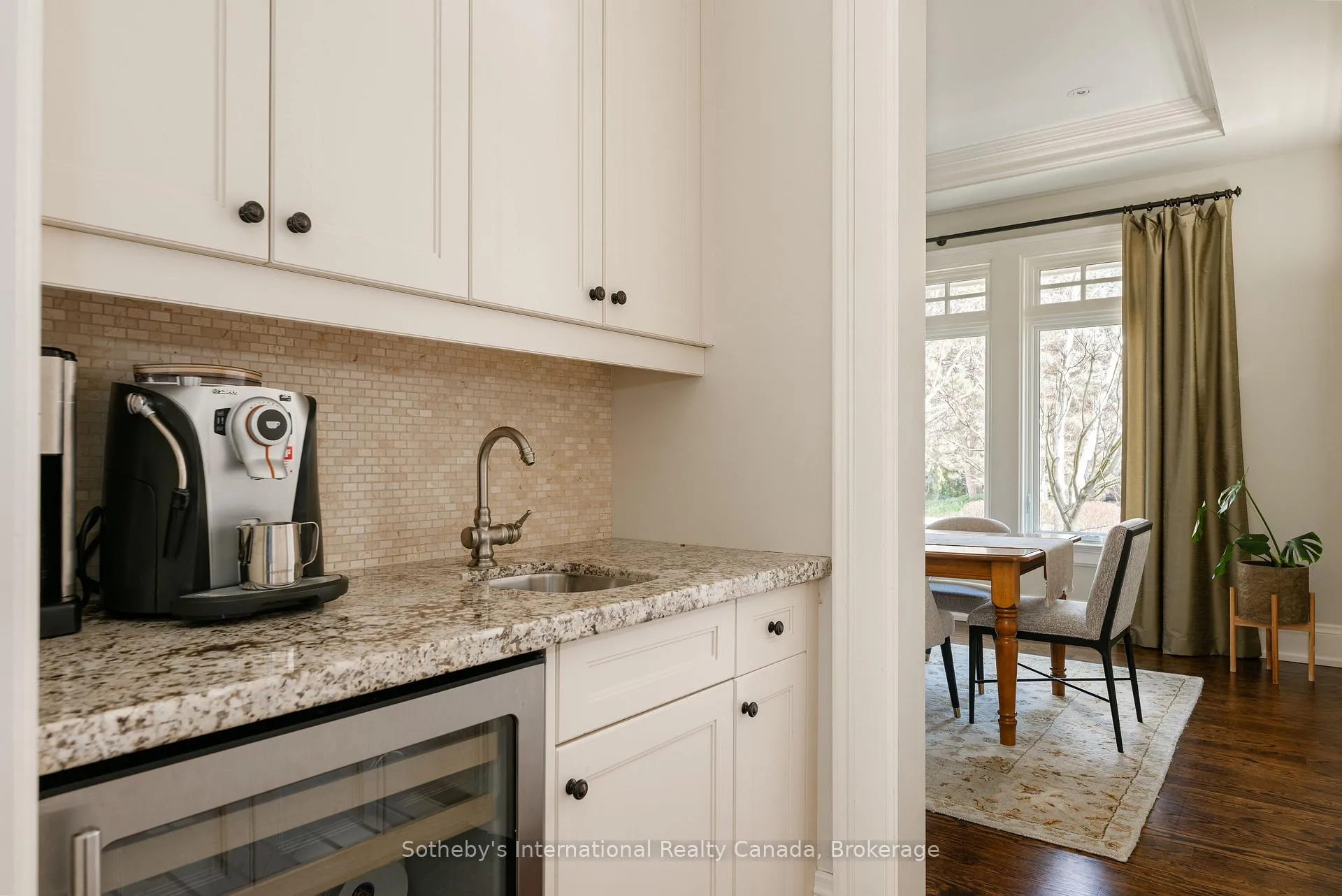 Photo 10 of 1259 Sprucelea Drive, Oakville, Morrison — HOMEH