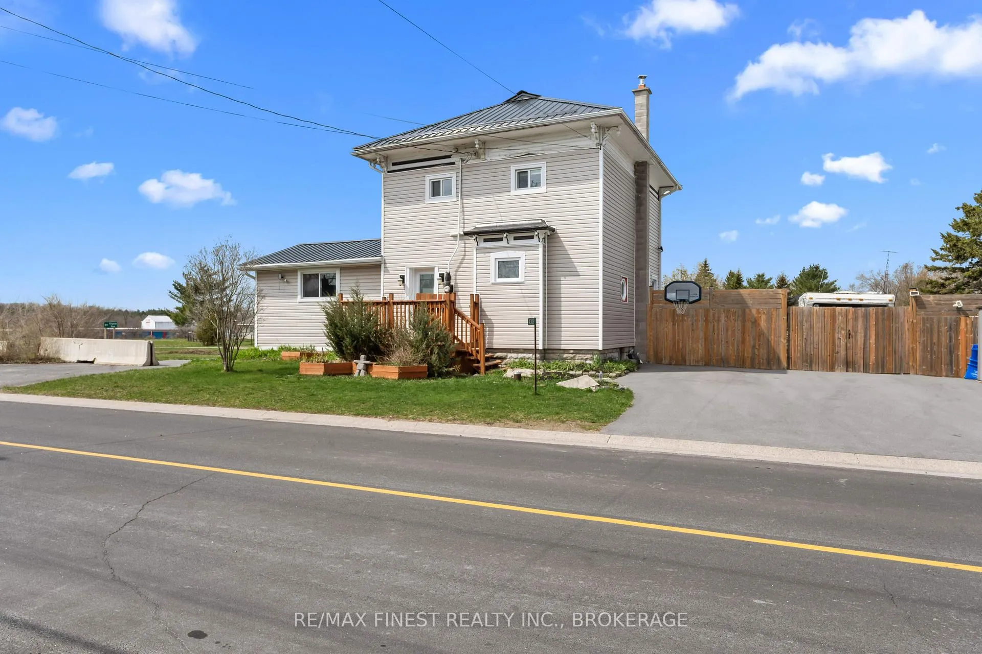 Photo 3 of 4309 Kingston Road, Frontenac, Frontenac South — HOMEH