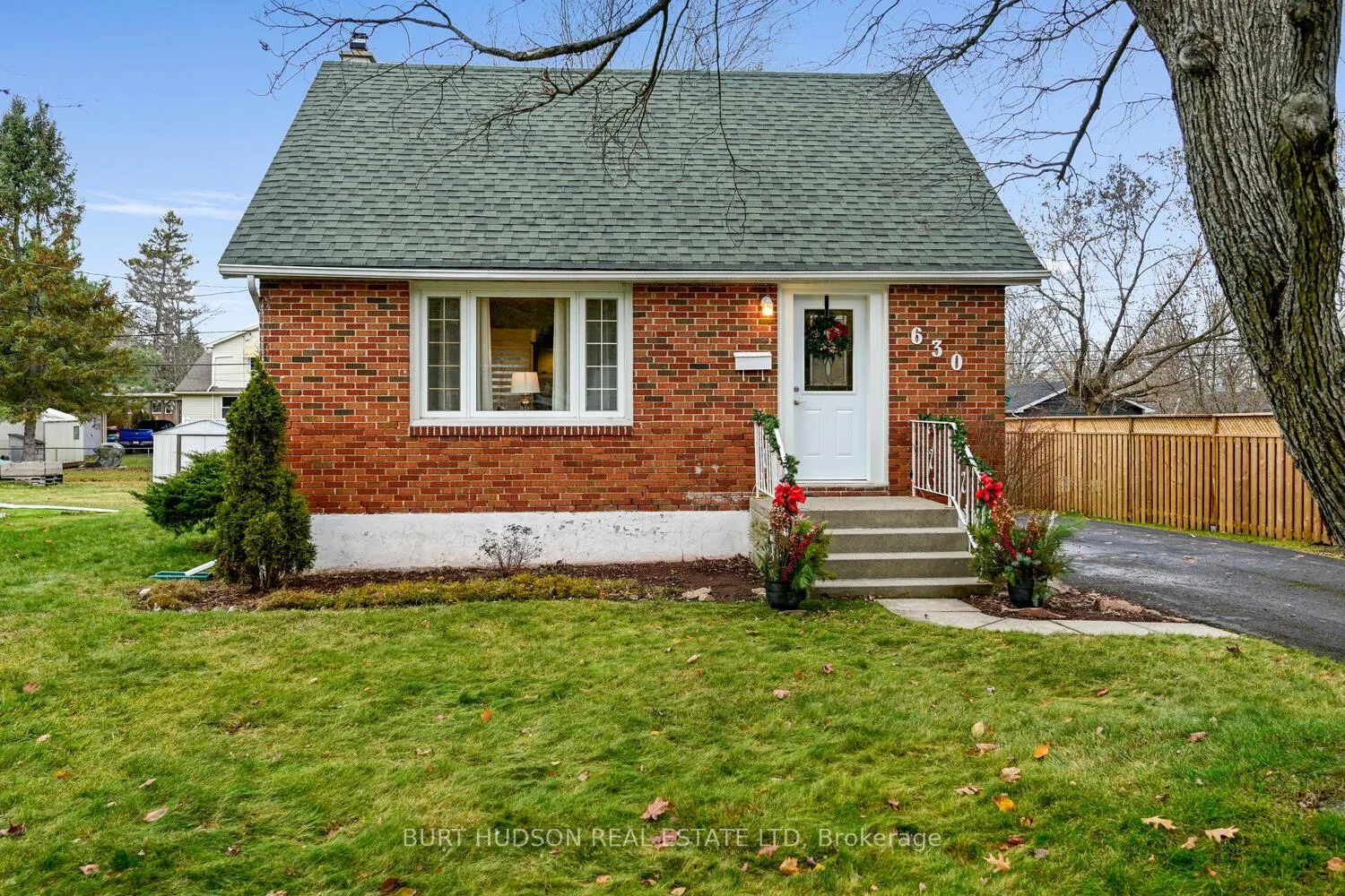 Photo 2 of 630 Hillside Drive, Gananoque — HOMEH