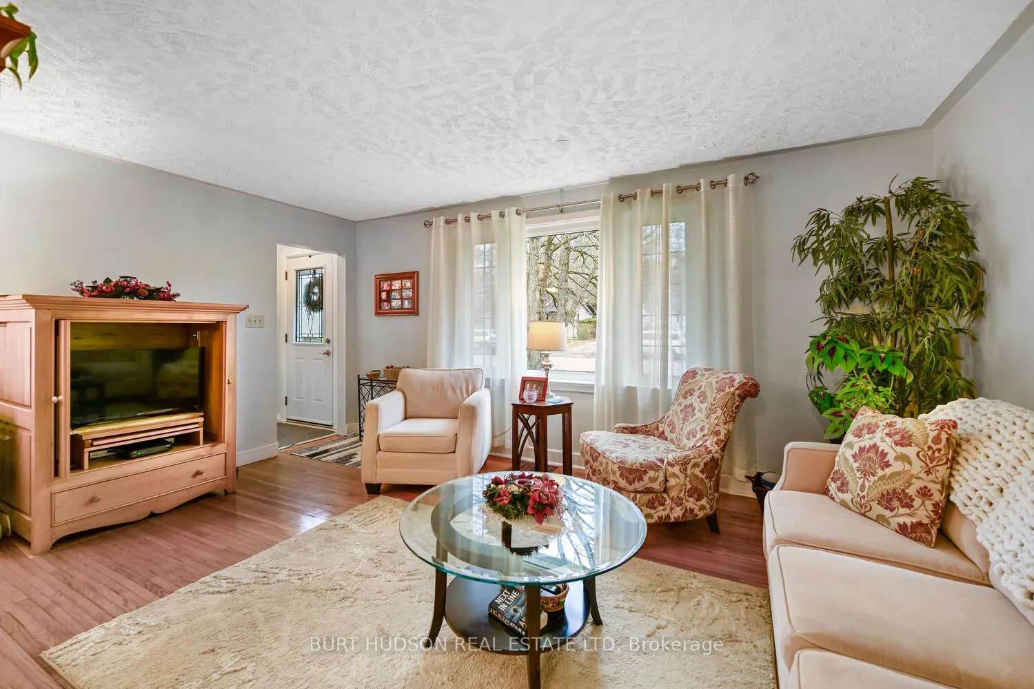 Photo 8 of 630 Hillside Drive, Gananoque — HOMEH