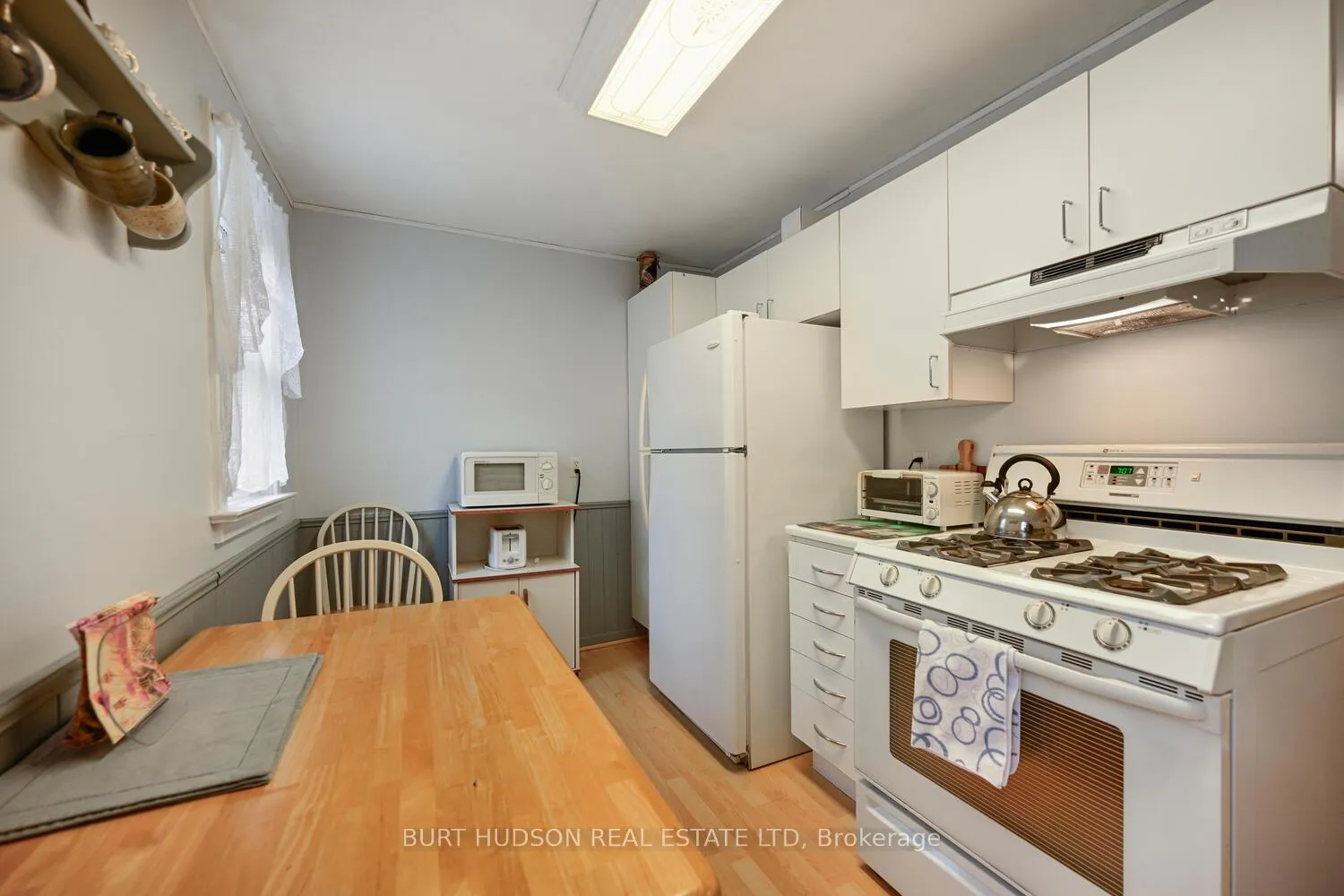 Photo 12 of 630 Hillside Drive, Gananoque — HOMEH