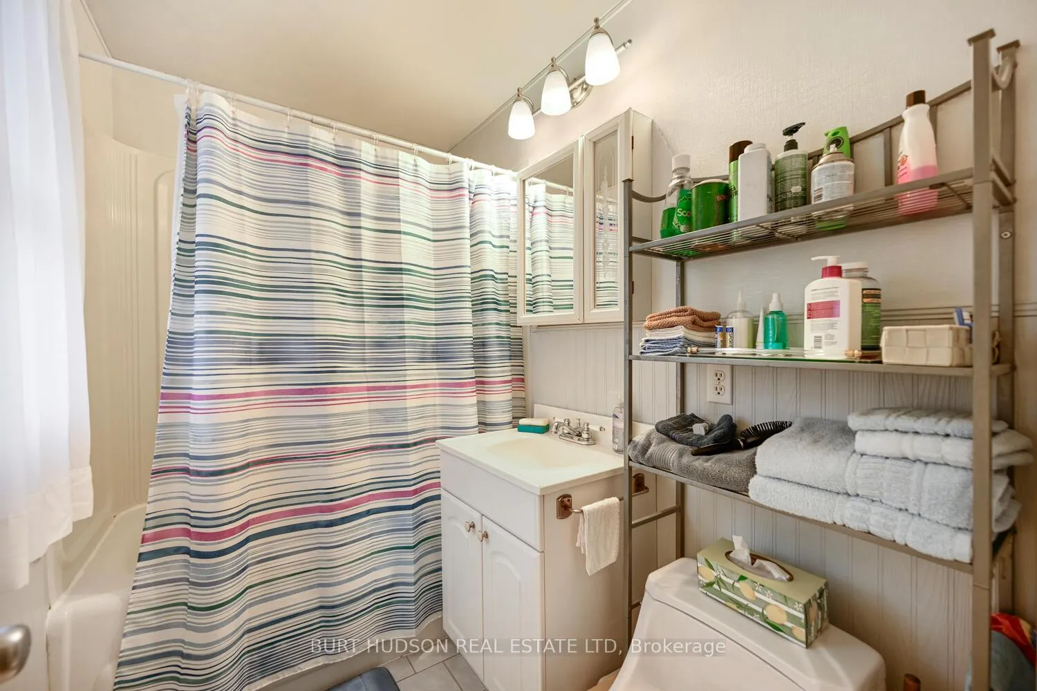 Photo 15 of 630 Hillside Drive, Gananoque — HOMEH