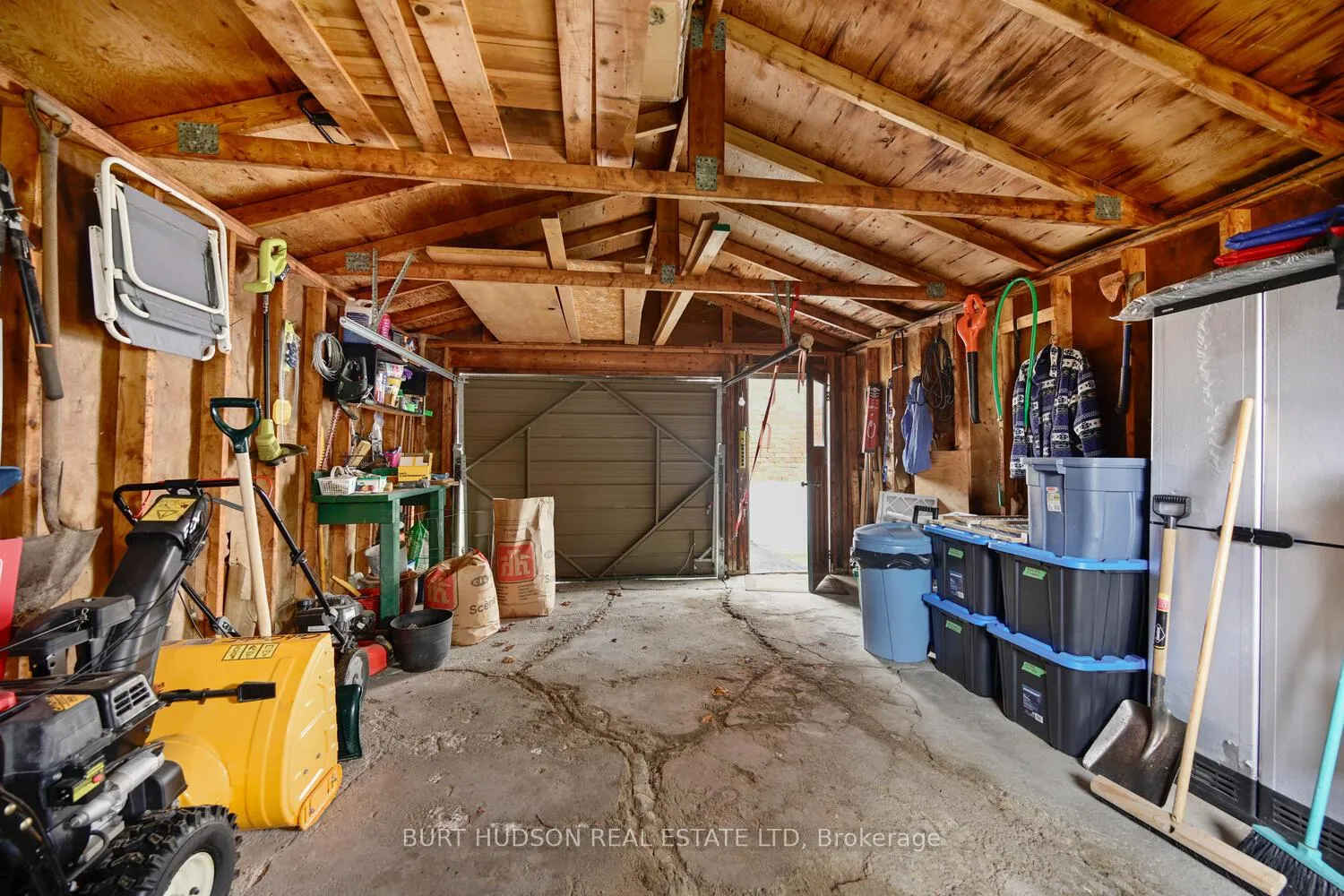 Photo 35 of 630 Hillside Drive, Gananoque — HOMEH