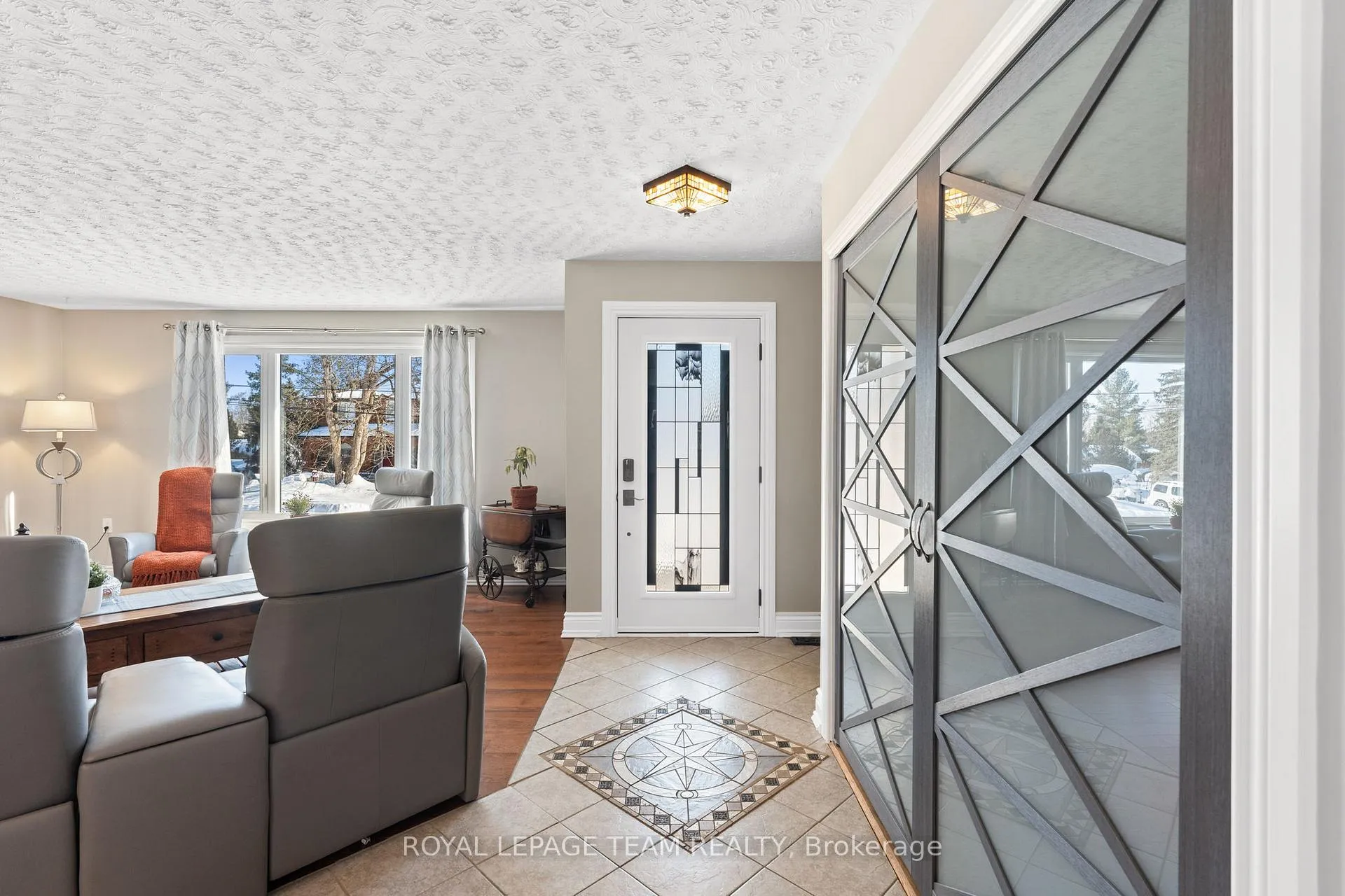 Photo 7 of 1501 Mayrene Crescent, Ottawa, Greely — HOMEH