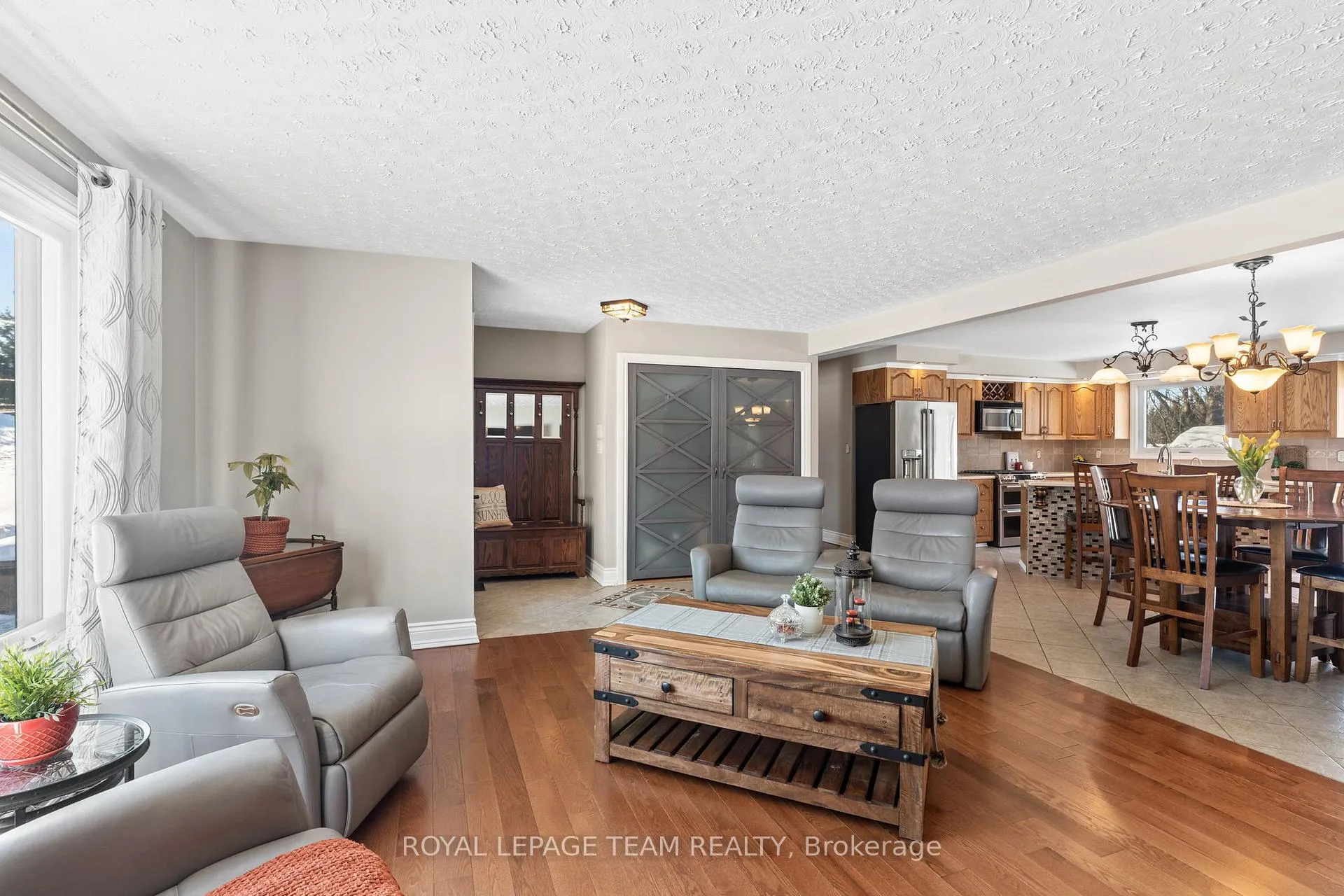 Photo 9 of 1501 Mayrene Crescent, Ottawa, Greely — HOMEH
