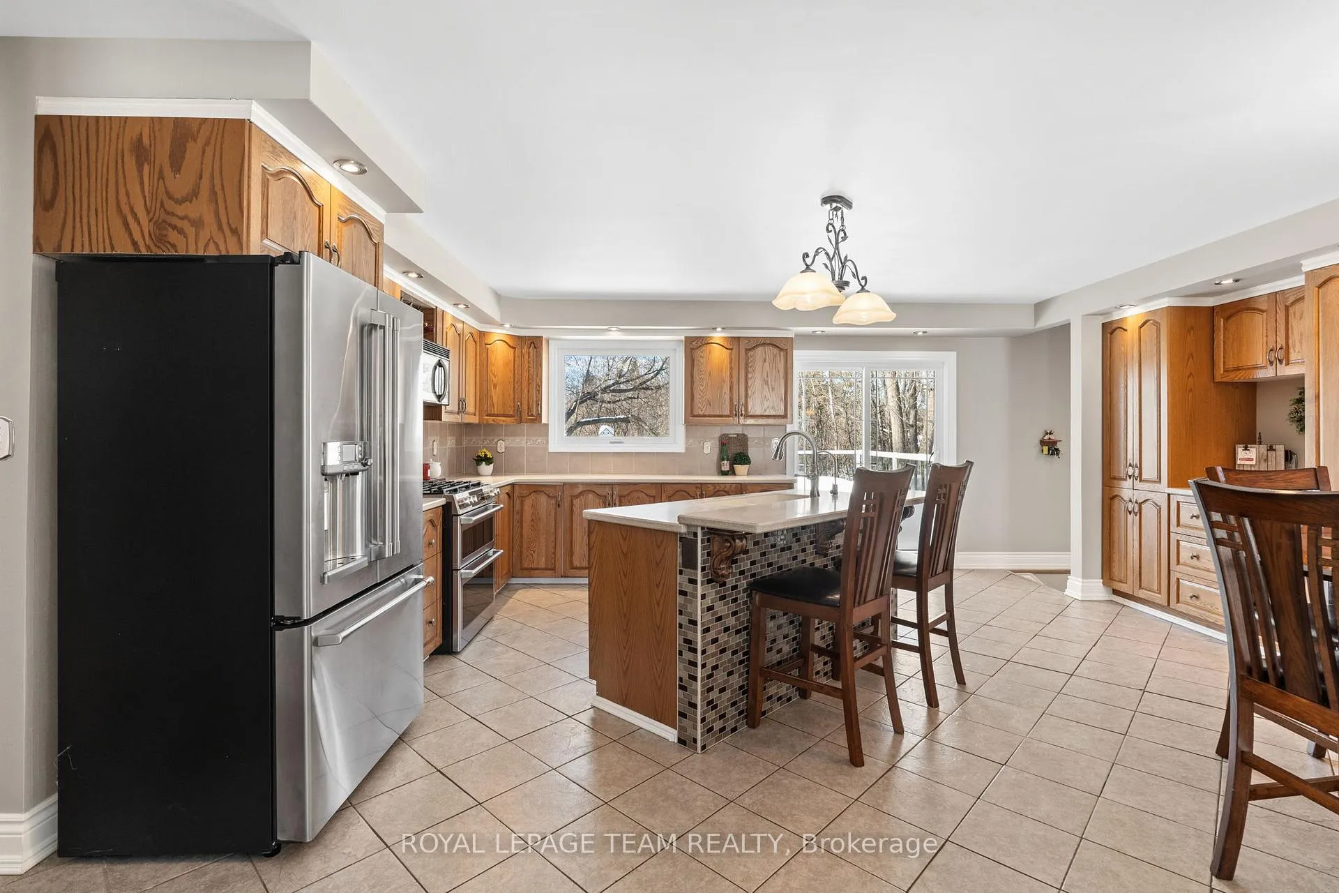 Photo 11 of 1501 Mayrene Crescent, Ottawa, Greely — HOMEH
