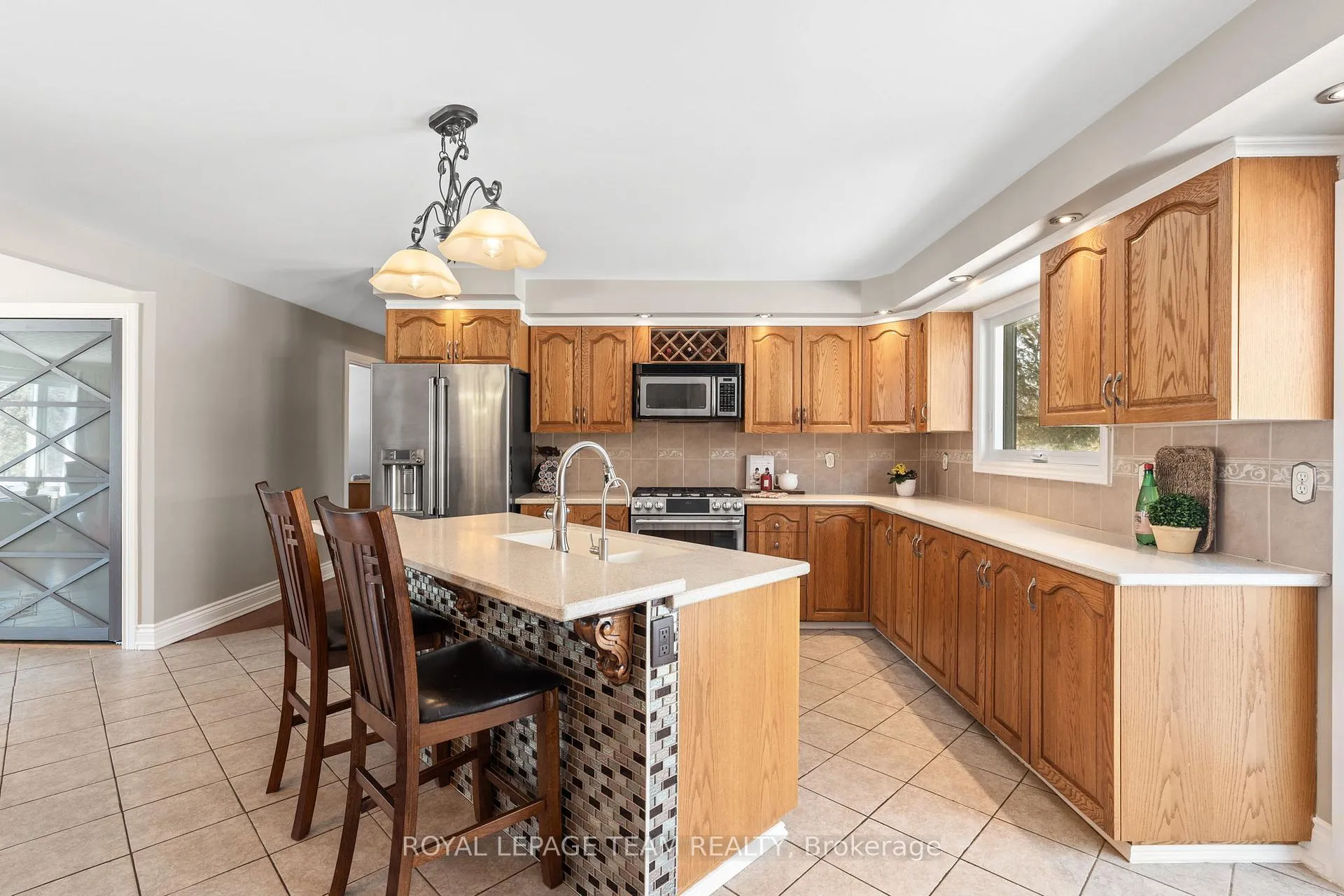 Photo 13 of 1501 Mayrene Crescent, Ottawa, Greely — HOMEH