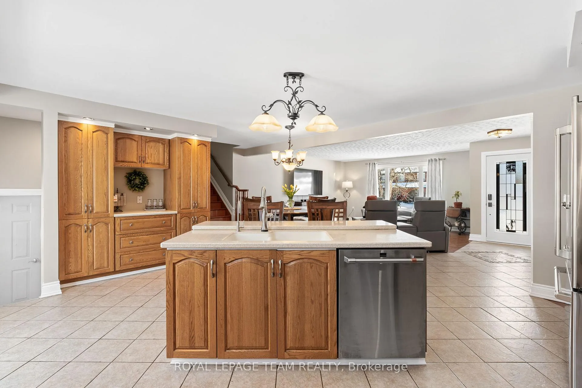 Photo 15 of 1501 Mayrene Crescent, Ottawa, Greely — HOMEH