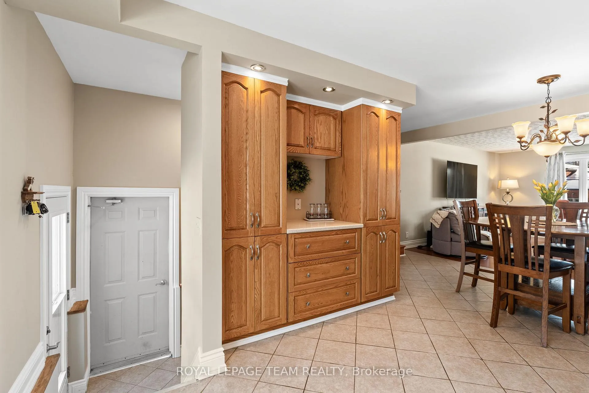 Photo 19 of 1501 Mayrene Crescent, Ottawa, Greely — HOMEH