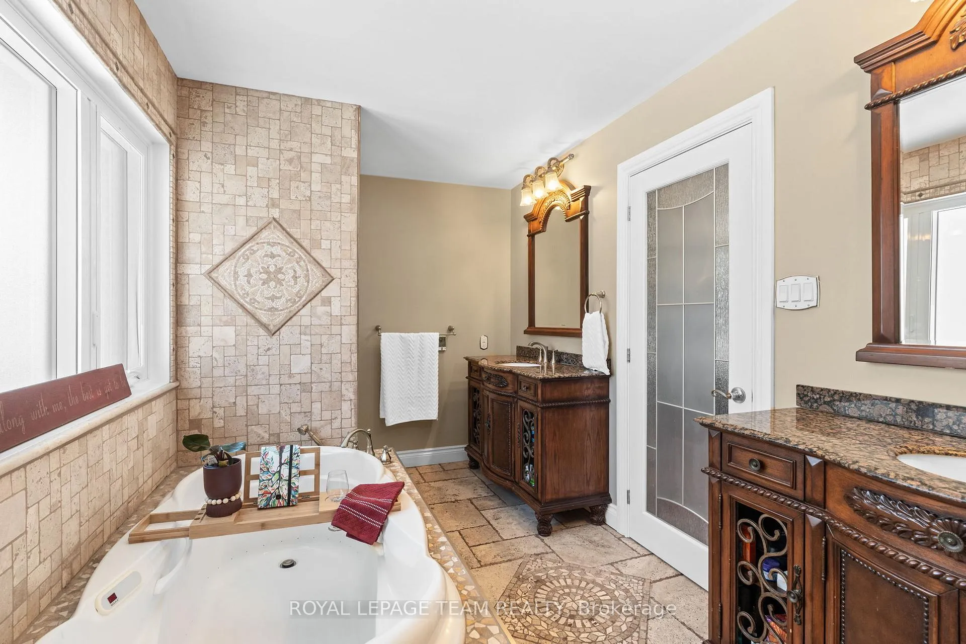 Photo 29 of 1501 Mayrene Crescent, Ottawa, Greely — HOMEH