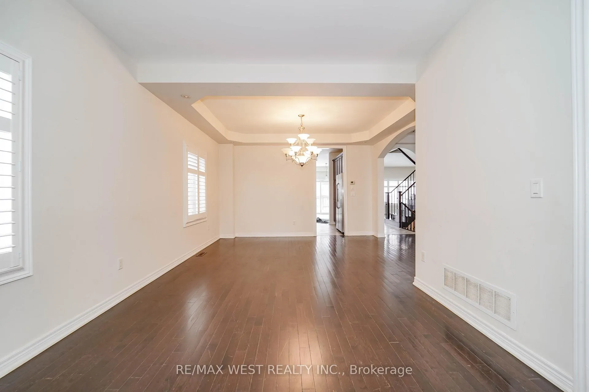 Photo 3 of 23 Vespahills Crescent, Brampton, Bram East — HOMEH
