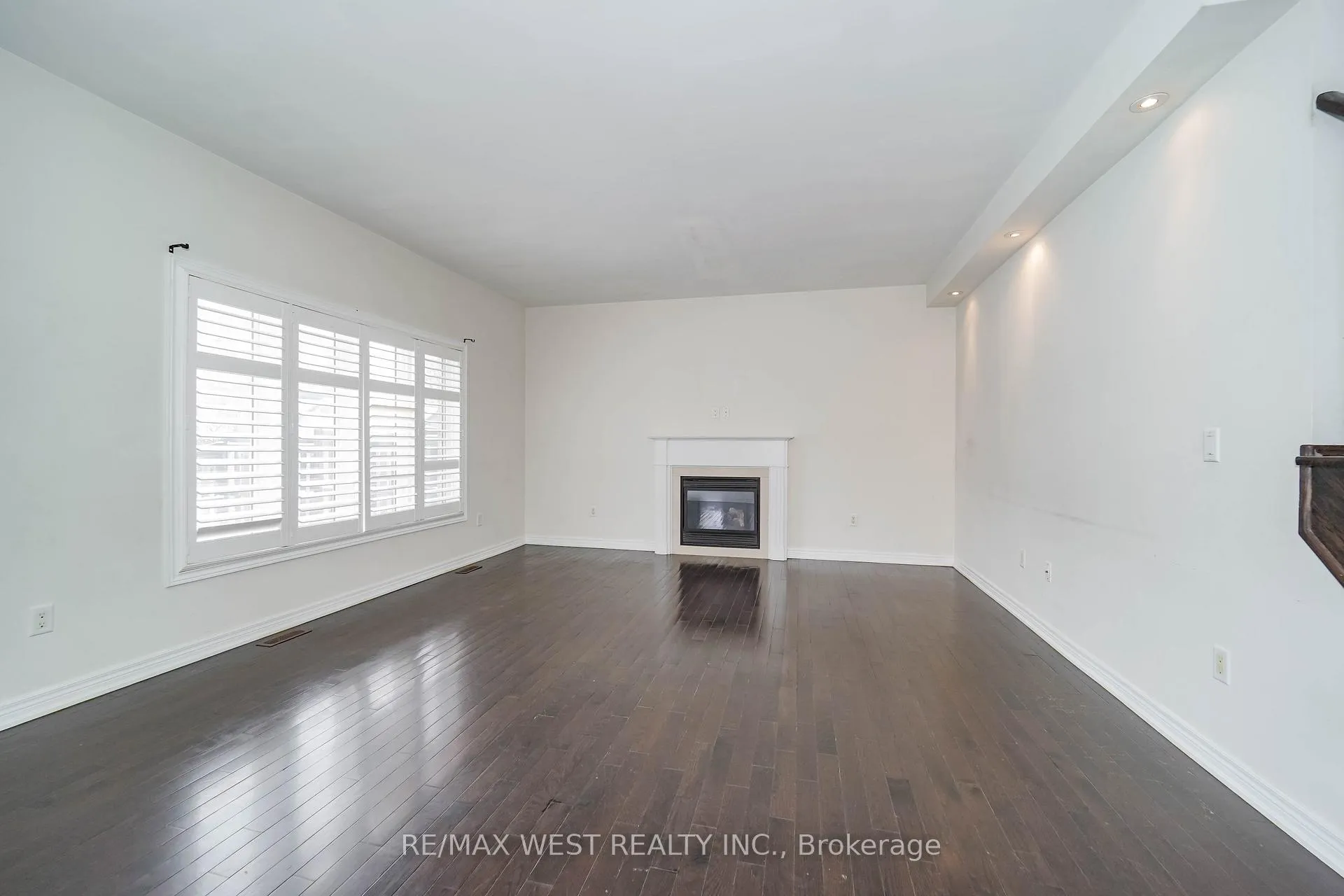 Photo 7 of 23 Vespahills Crescent, Brampton, Bram East — HOMEH