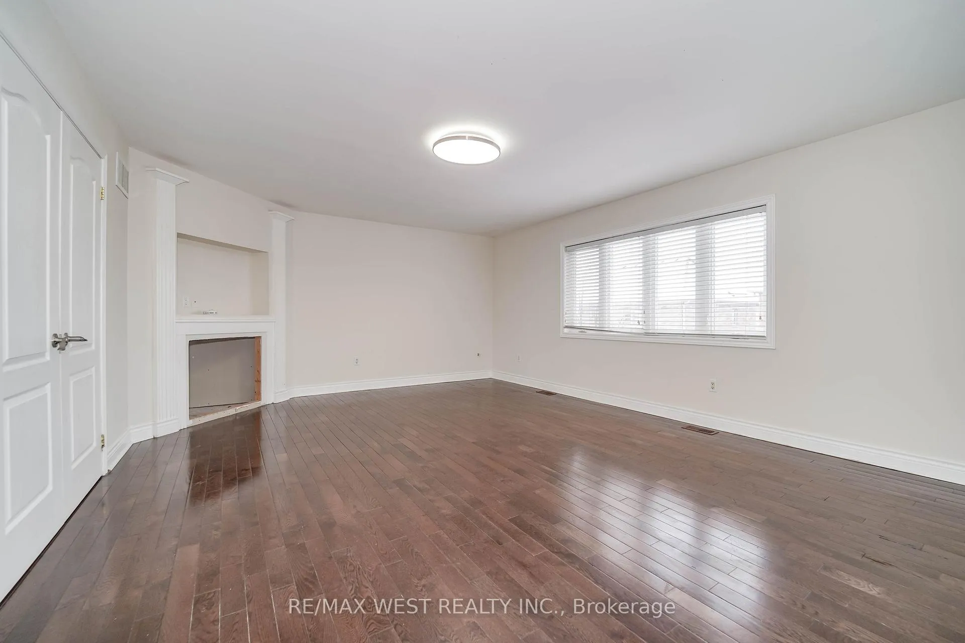 Photo 9 of 23 Vespahills Crescent, Brampton, Bram East — HOMEH