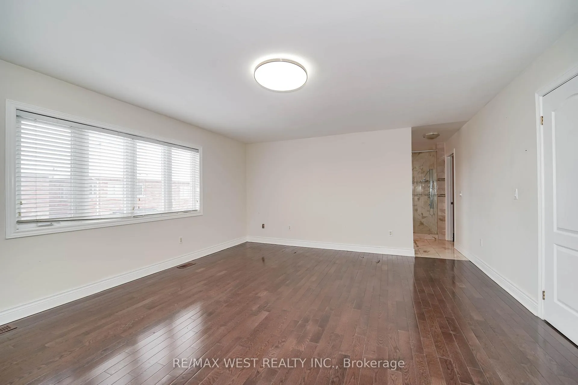 Photo 10 of 23 Vespahills Crescent, Brampton, Bram East — HOMEH
